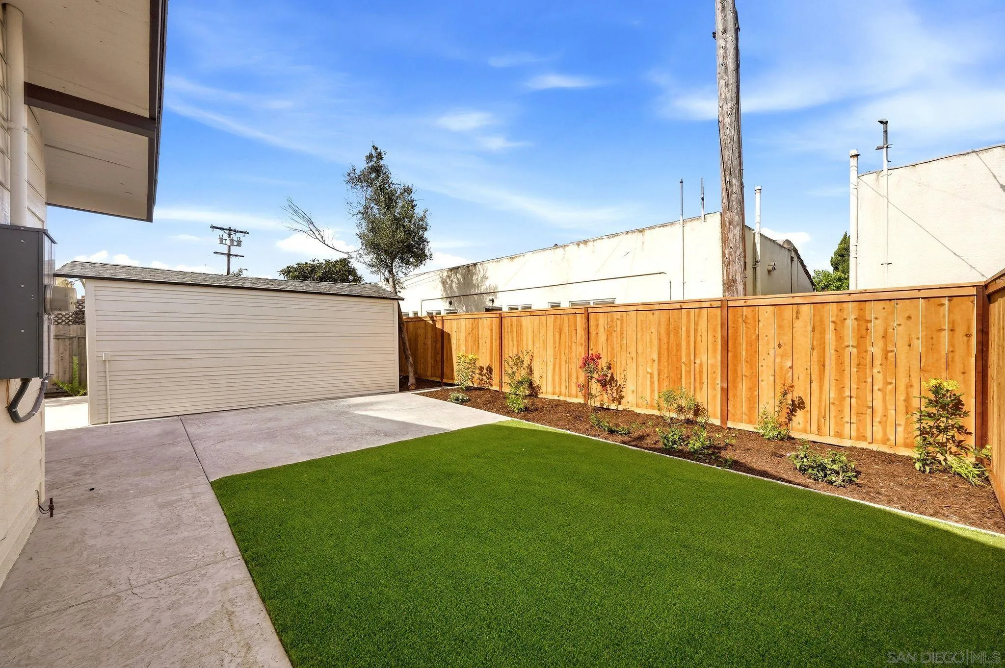 https://cdn.realtyfeed.com/cdn/127/260020490/5cc76eaf8cd5d0120e1d22595cc9b178.webp