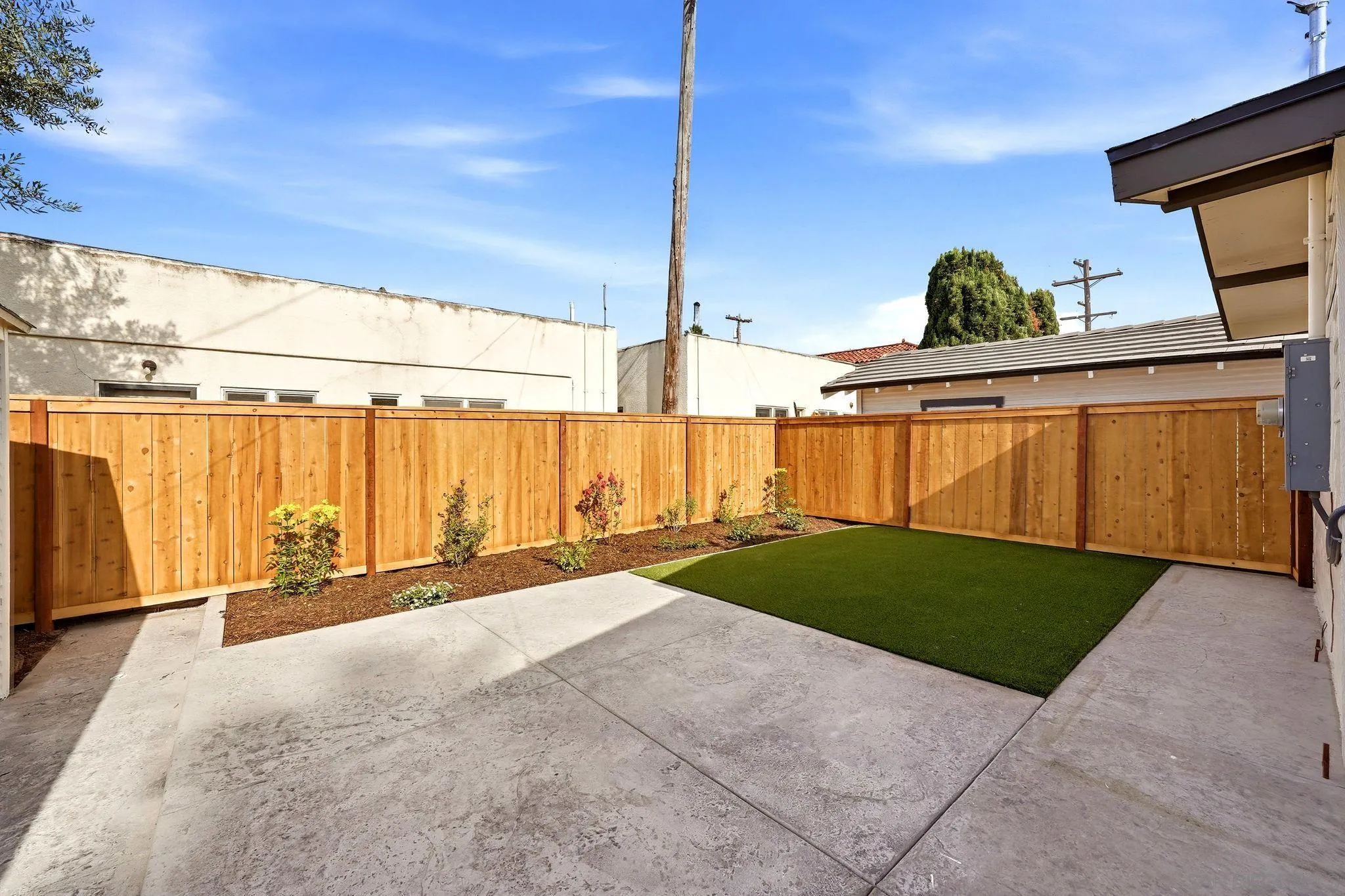 https://cdn.realtyfeed.com/cdn/127/260020490/9101ef97959908f5605879bc3d05d81c.webp