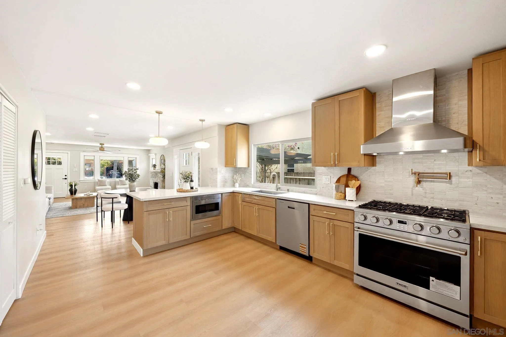 https://cdn.realtyfeed.com/cdn/127/260020490/ccdbfdcd550464839ae20362c811e344.webp