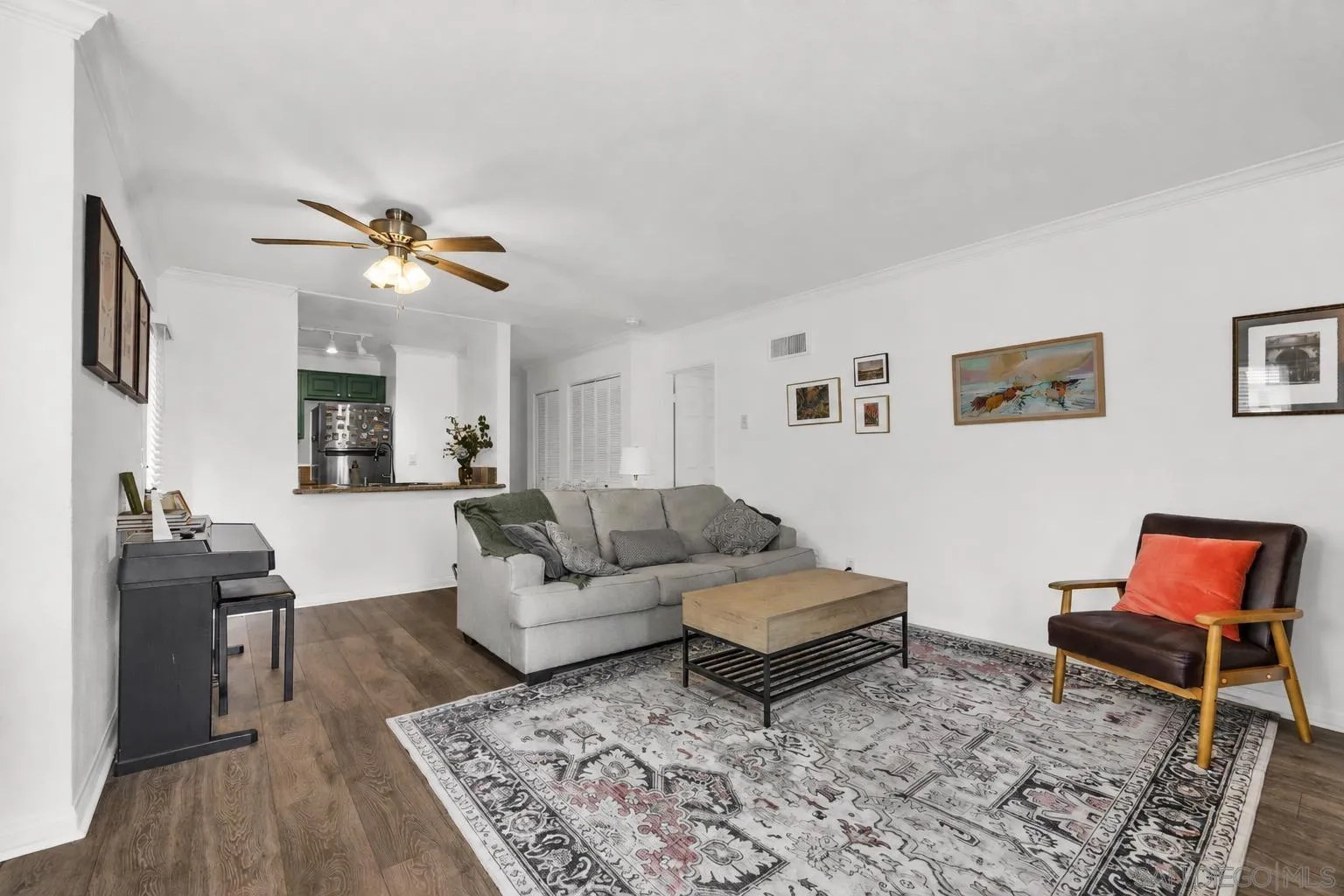 Photo #6: 260020491 Listing: Photo #6