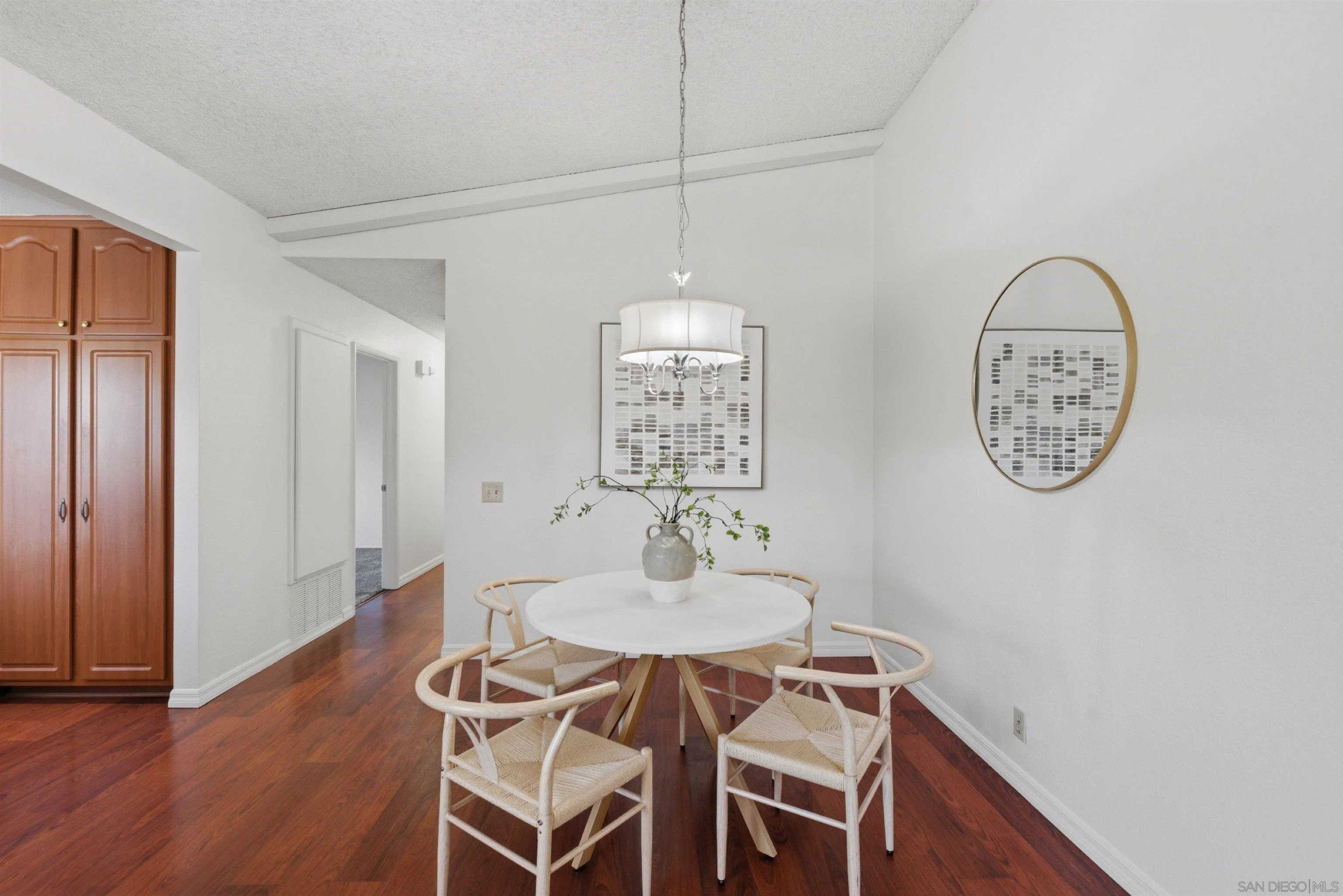 Photo #6: 260020493 Listing: Photo #6