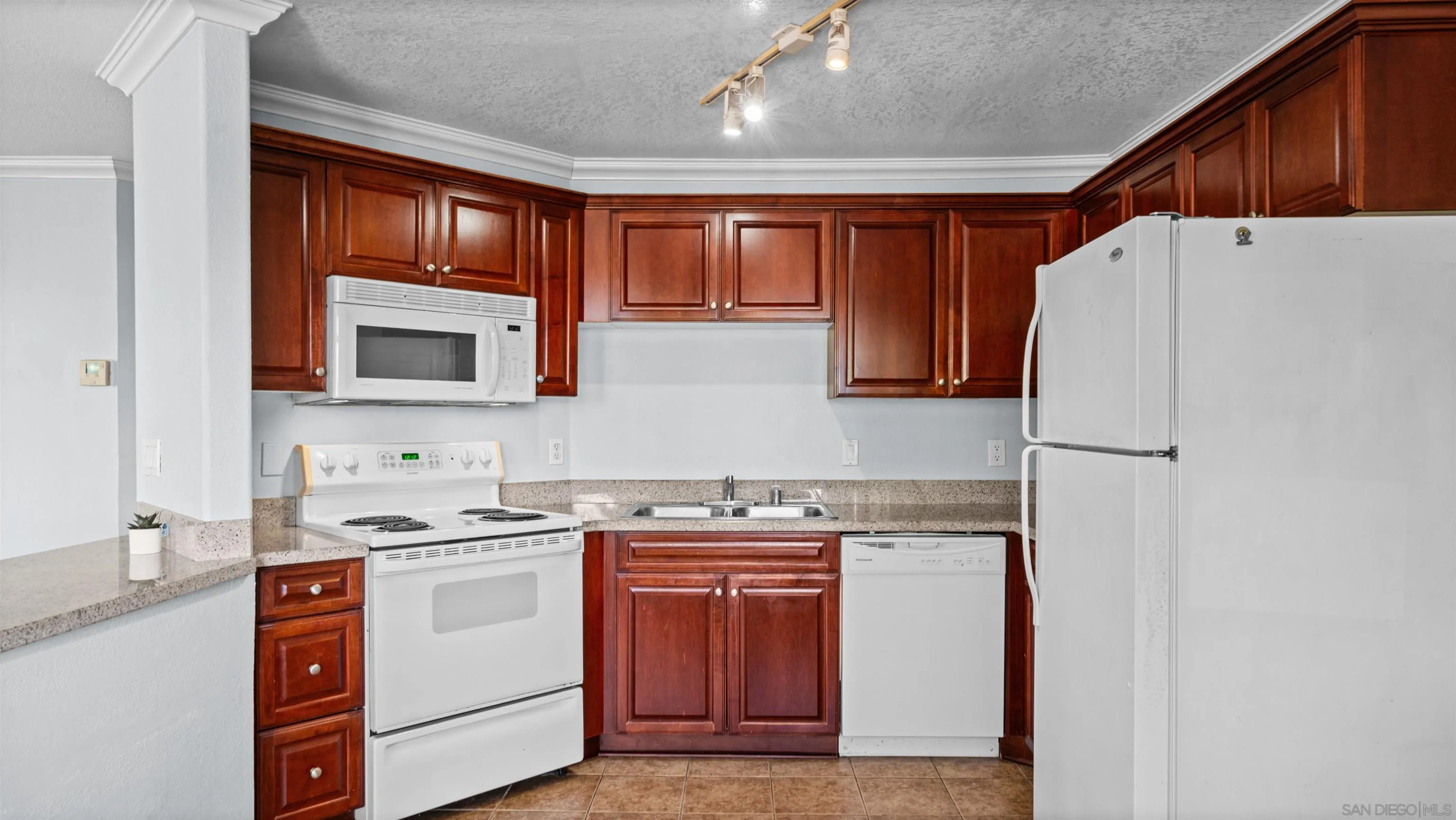 Photo #9: 260020494 Listing: Photo #9