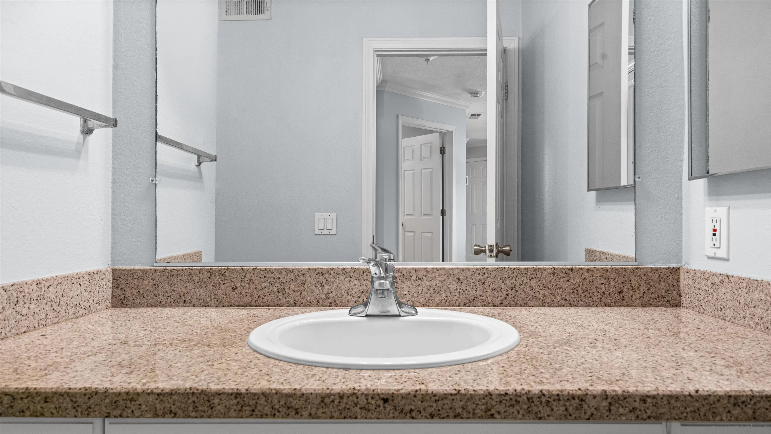Photo #16: 260020494 Listing: Photo #16