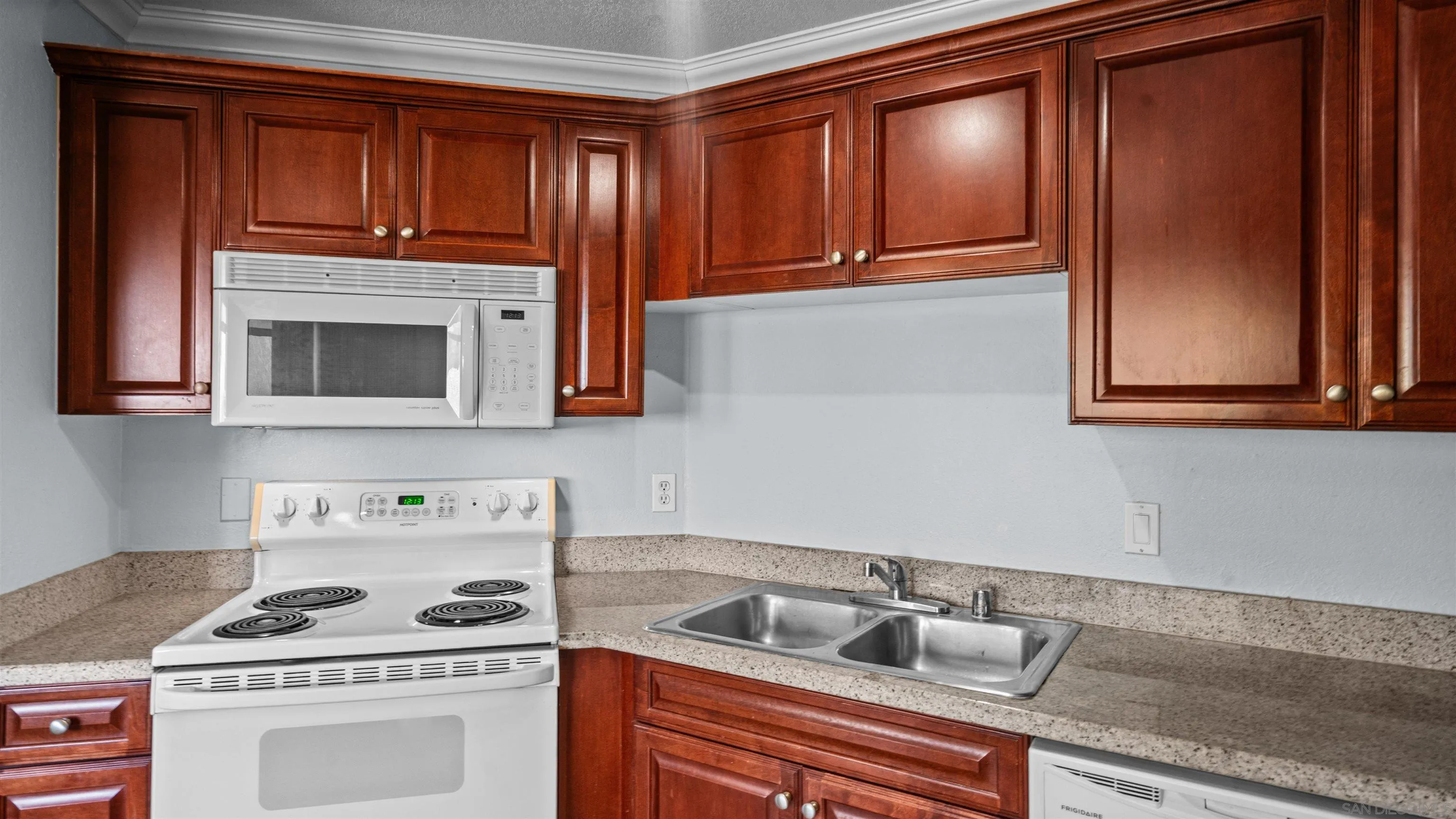 Photo #10: 260020494 Listing: Photo #10