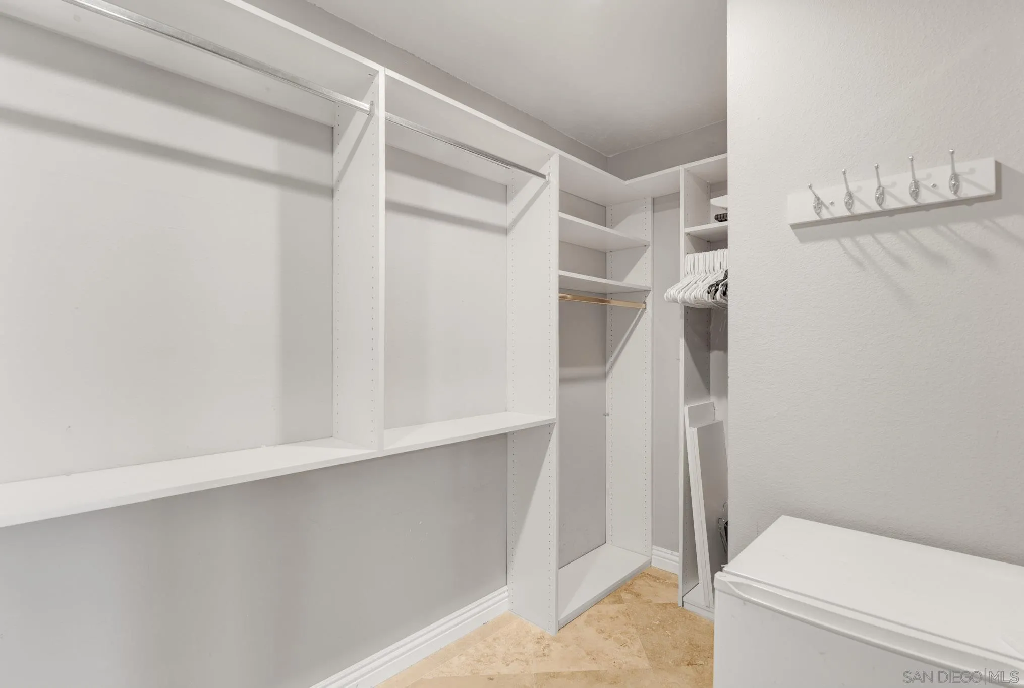 https://cdn.realtyfeed.com/cdn/127/260020496/2f10a1e0fb32d0b3390a50ca77821d3f.webp