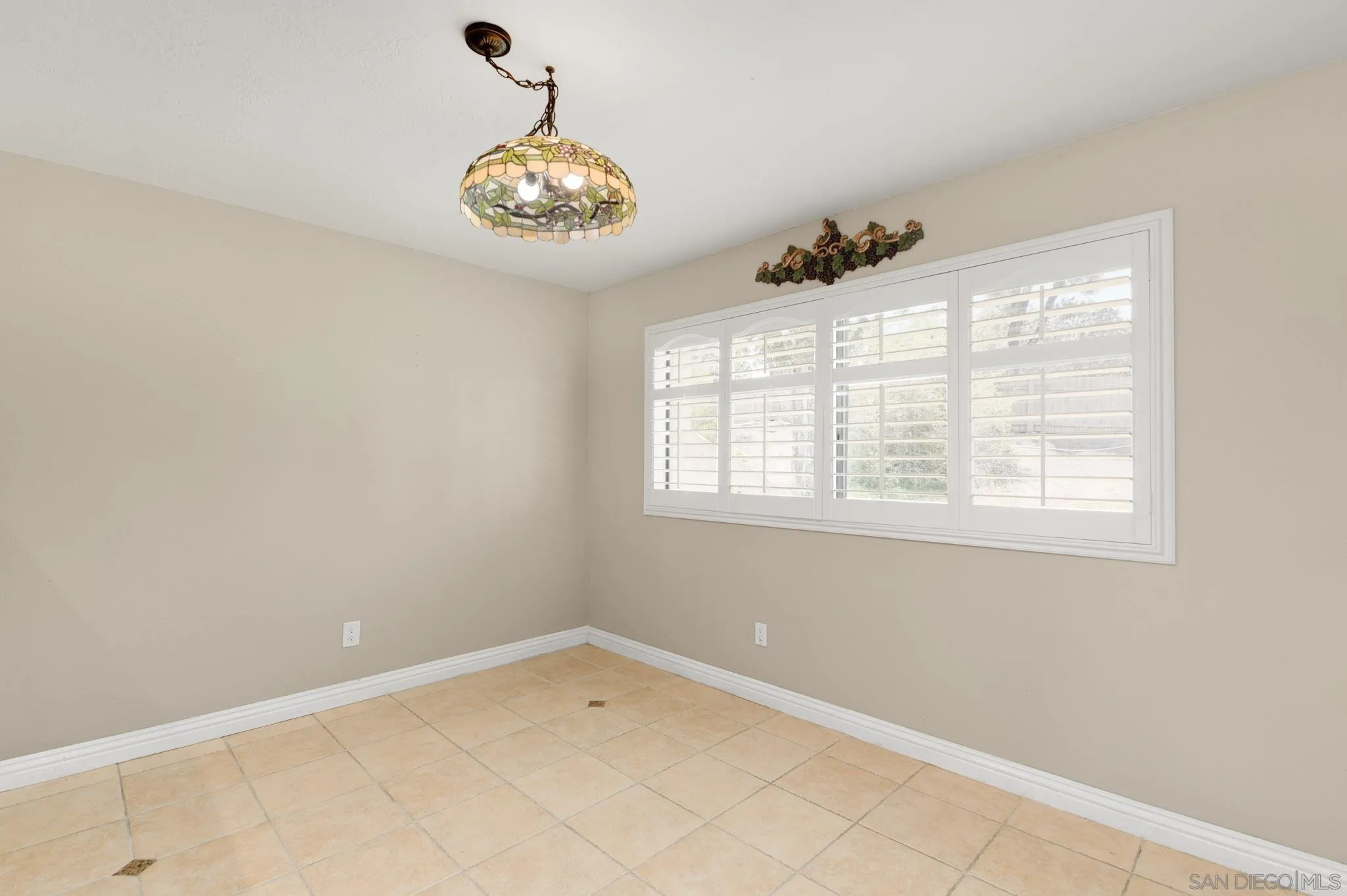 https://cdn.realtyfeed.com/cdn/127/260020496/ace9ddd28b3a7da8550e82fc3e95d7cc.webp