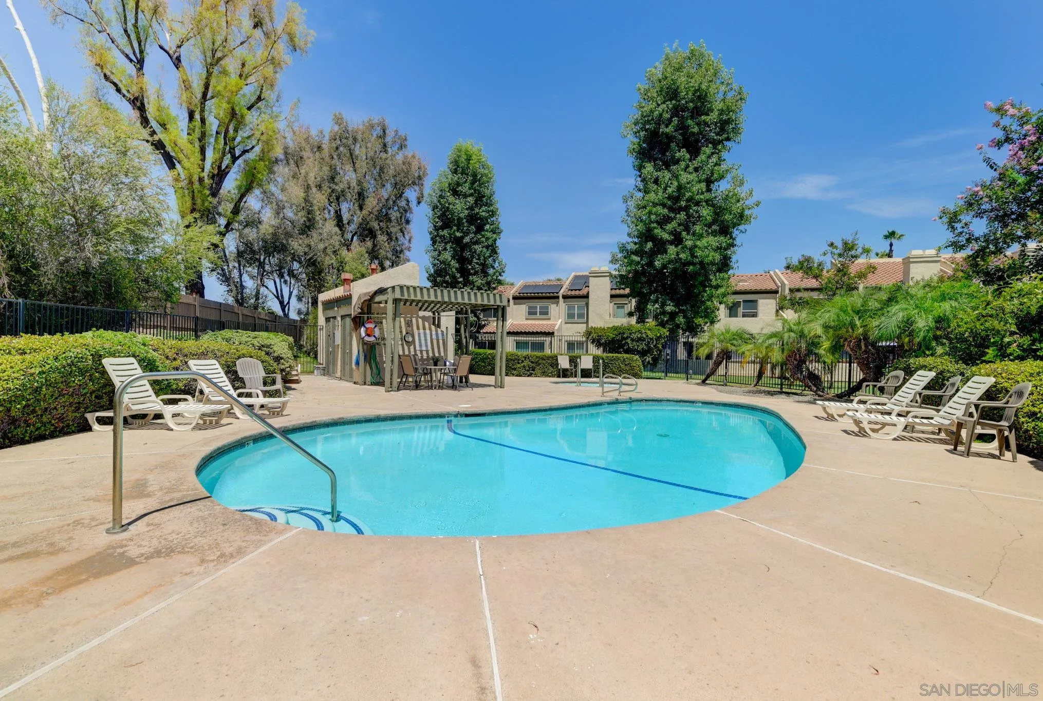 https://cdn.realtyfeed.com/cdn/127/260020496/c7f70a94c478720d1e9b19d55f943c7f.webp
