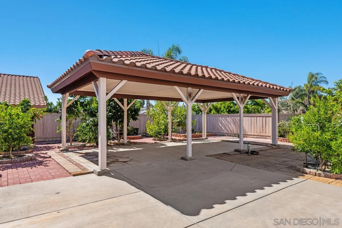 https://cdn.realtyfeed.com/cdn/127/260020503/19d8beb091ccd3aadefb07f4558451f1.webp