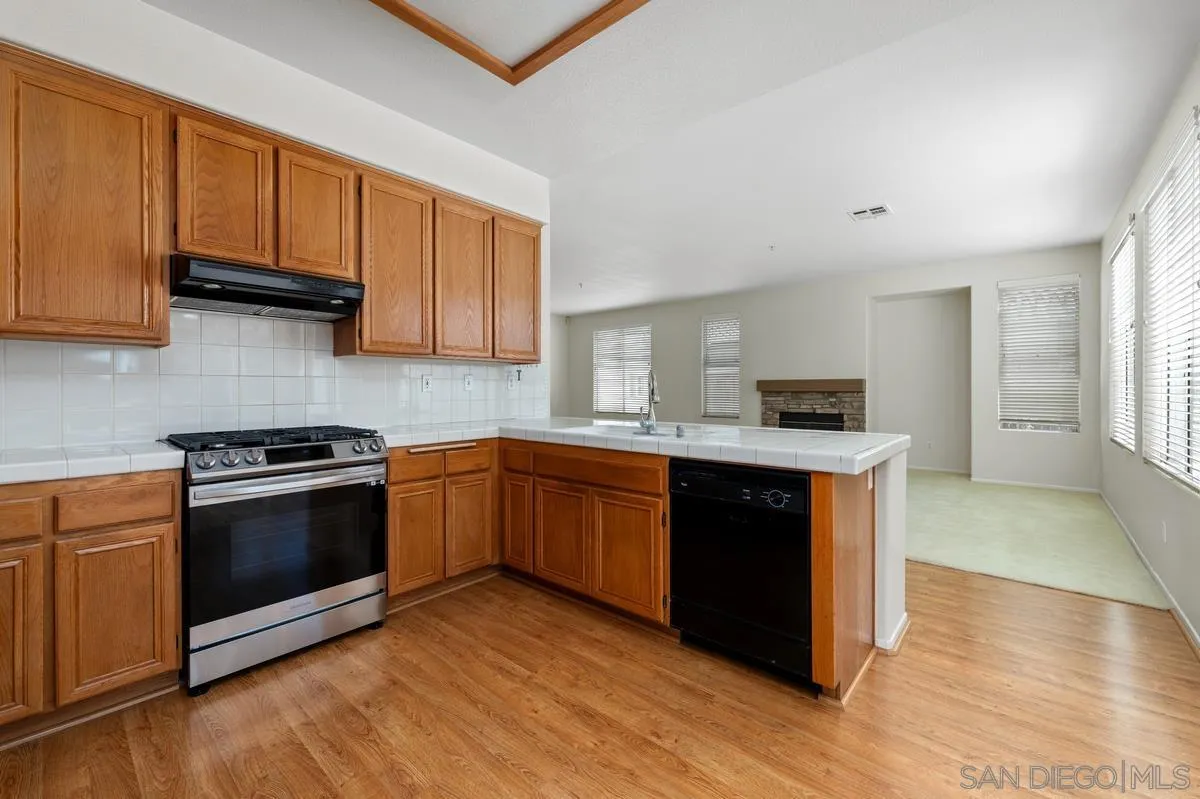 https://cdn.realtyfeed.com/cdn/127/260020503/3956d292b1712da20f899e9632a454f8.webp