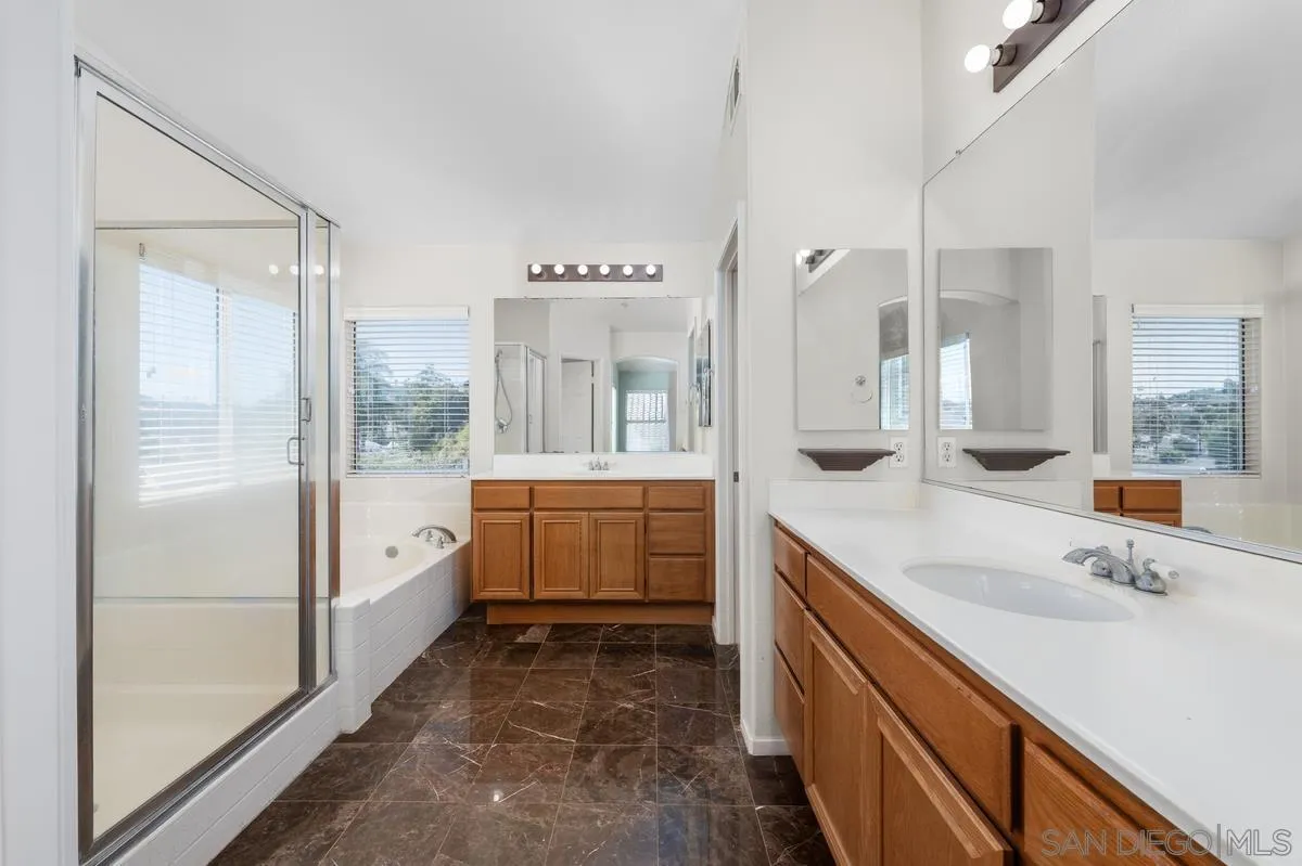 https://cdn.realtyfeed.com/cdn/127/260020503/795fb861cf6e1bb26ab9c85fc6c3606a.webp