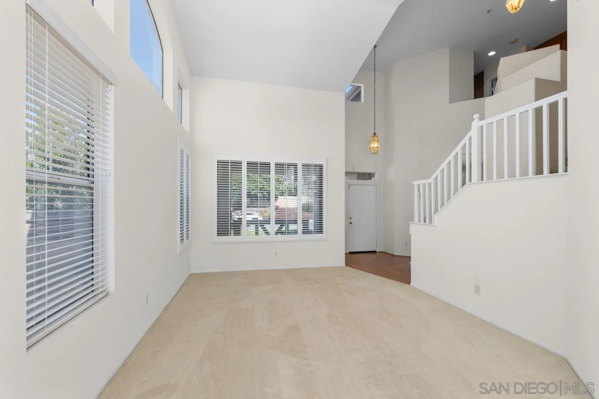 https://cdn.realtyfeed.com/cdn/127/260020503/da73a718ef967b176dbdfe8a37e8d990.webp