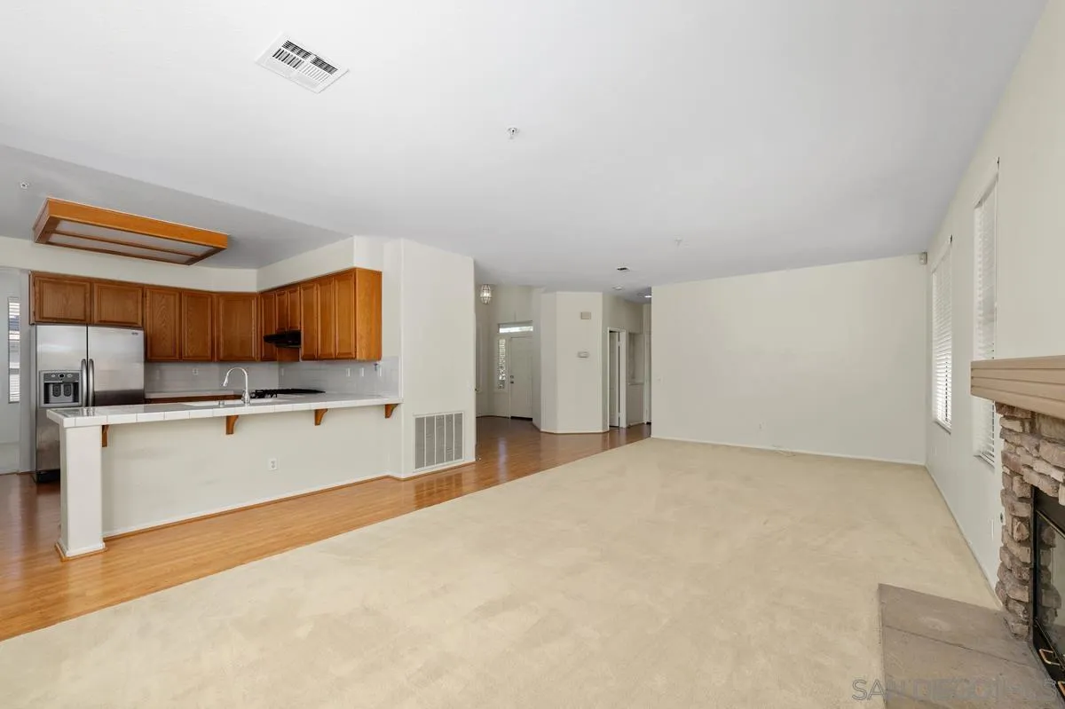 https://cdn.realtyfeed.com/cdn/127/260020503/f6d01a4b6d3c79bb05226ba830a7ad60.webp