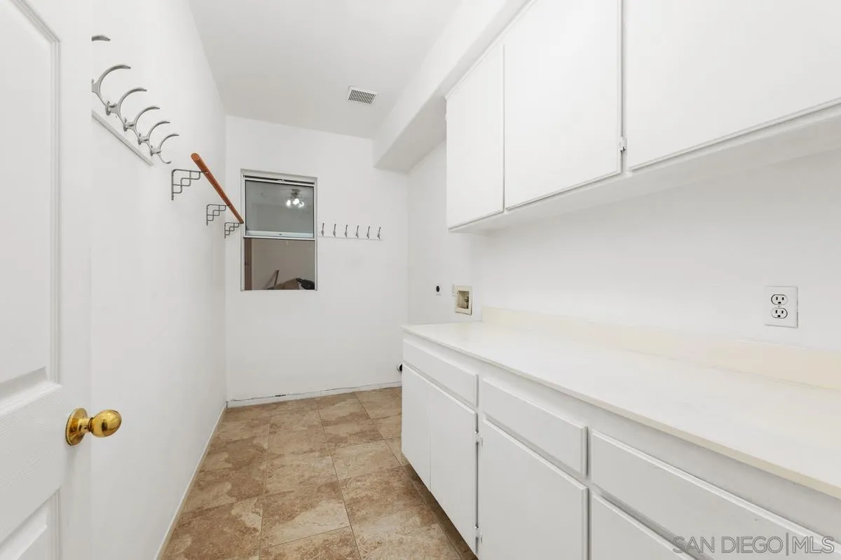 https://cdn.realtyfeed.com/cdn/127/260020503/f9d1a98e967699addf499c778d6c0326.webp