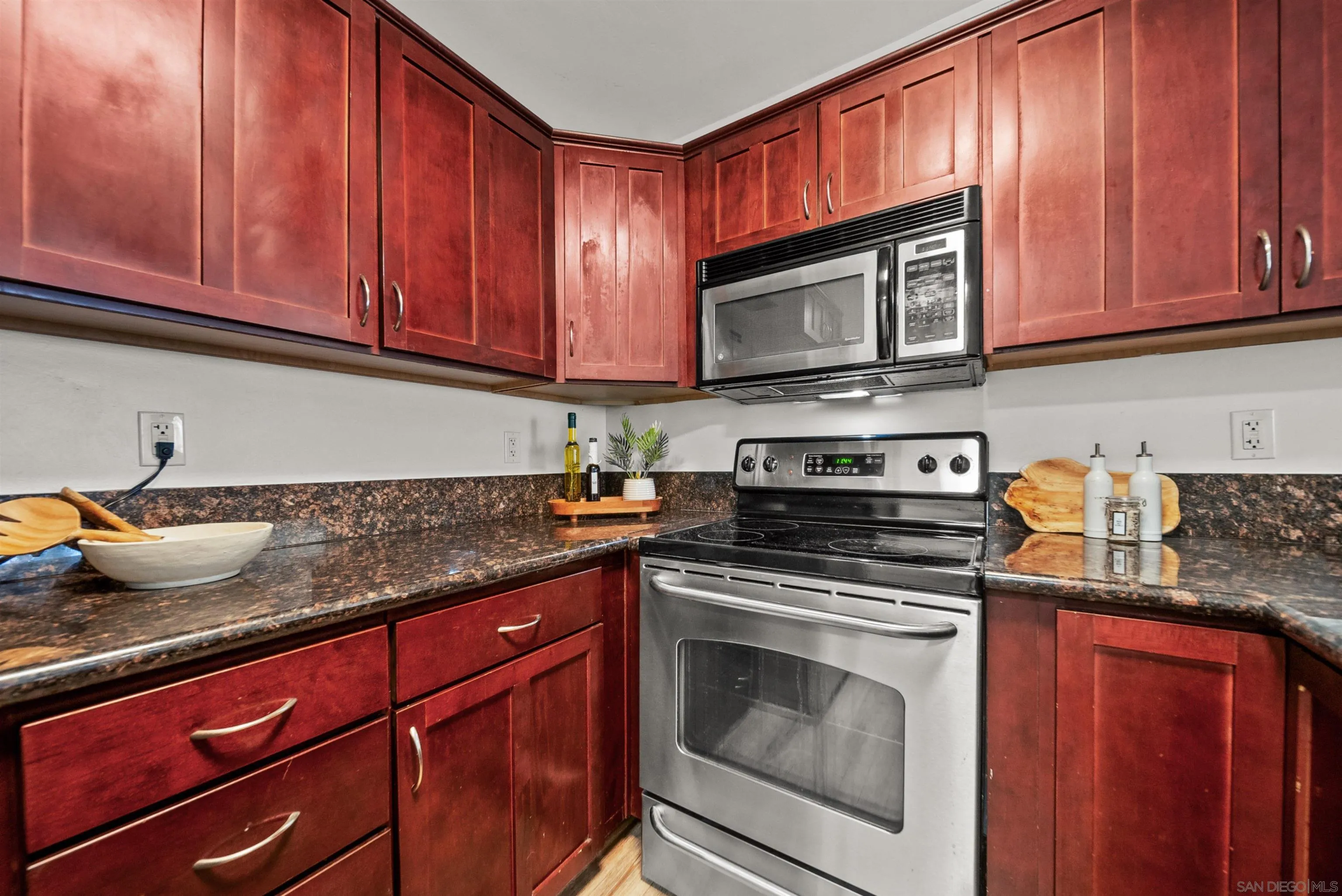 Photo #6: 260020504 Listing: Photo #6