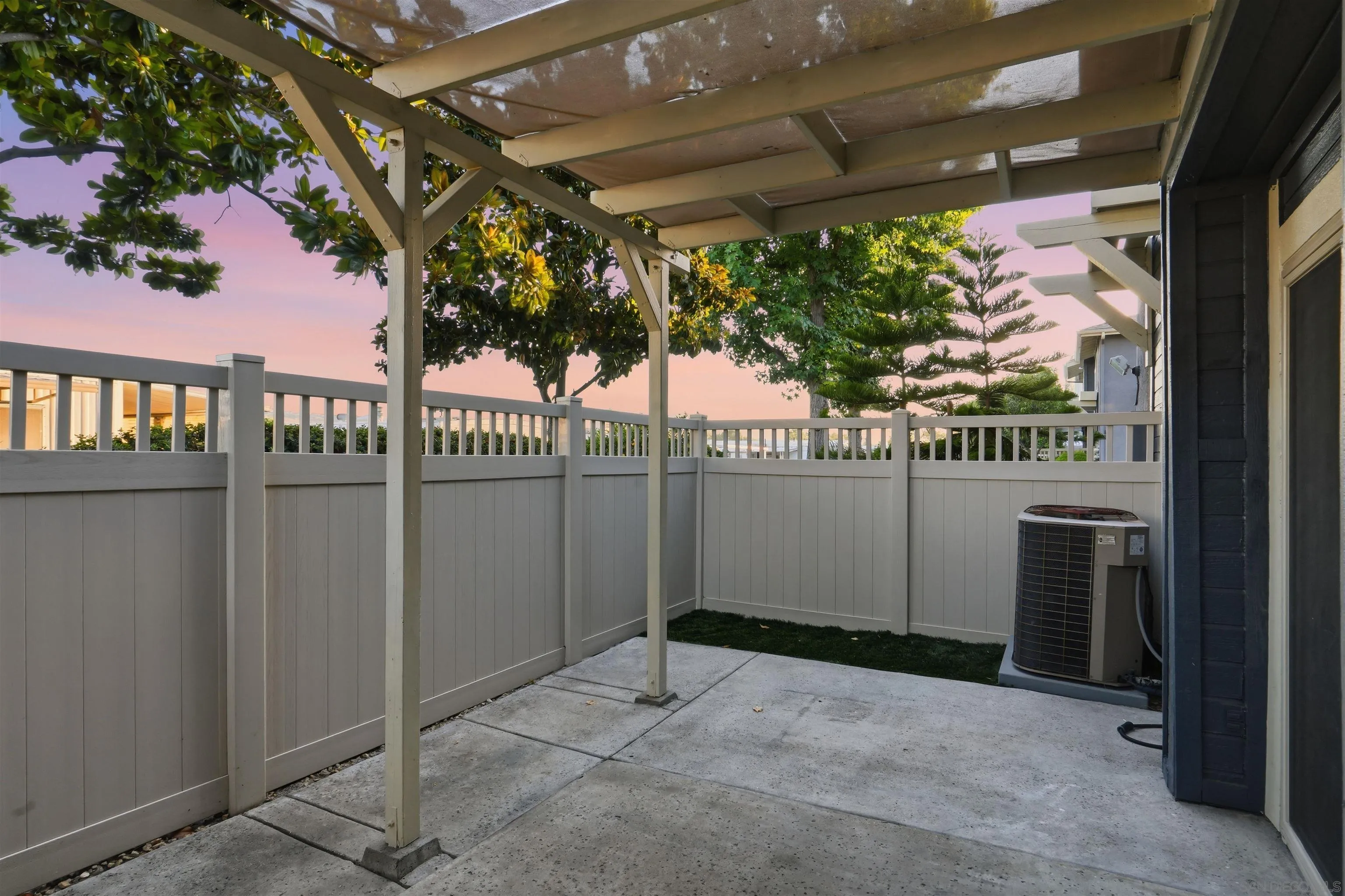 https://cdn.realtyfeed.com/cdn/127/260020505/f46b7147696529beb6744b948d5409c2.webp