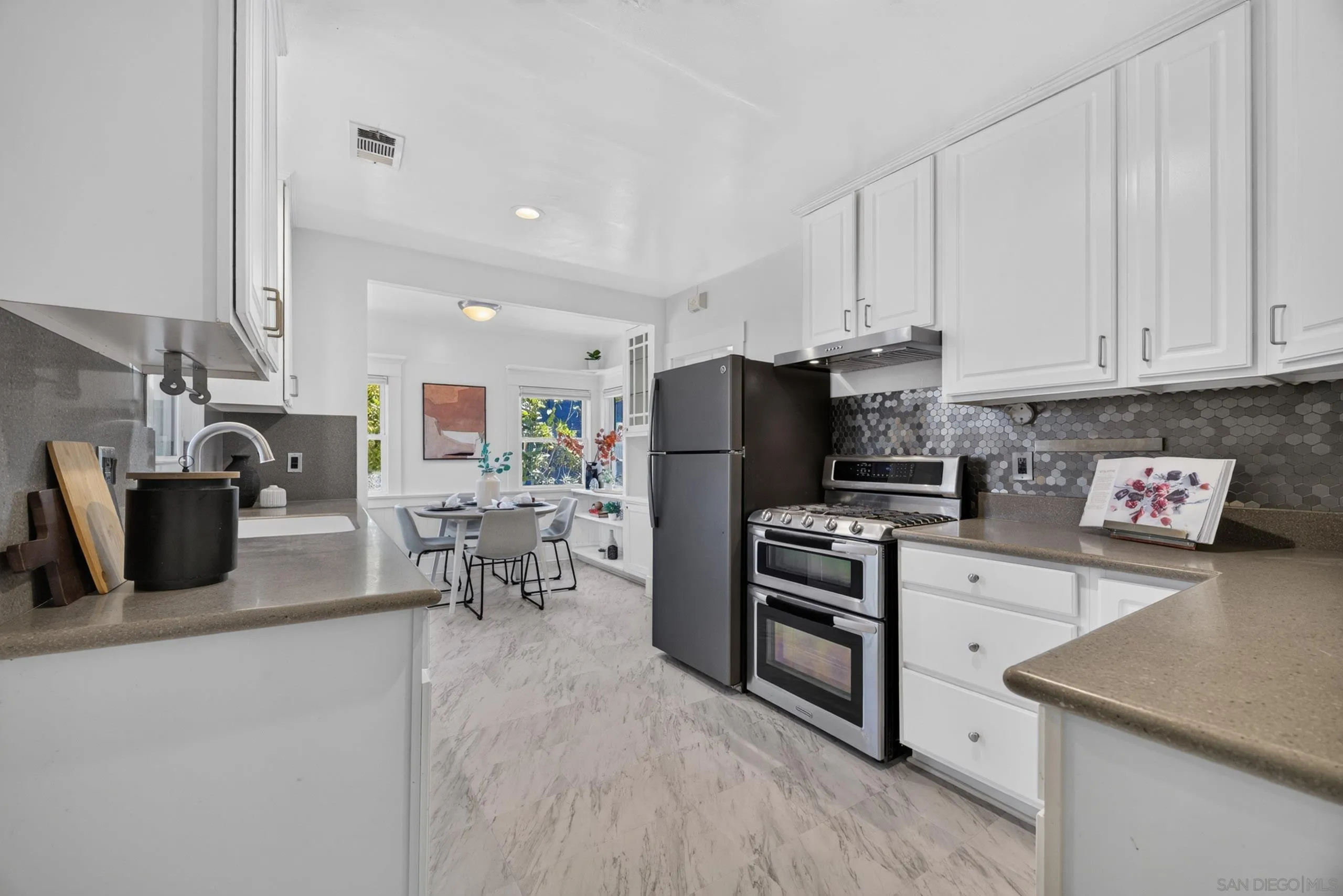https://cdn.realtyfeed.com/cdn/127/260020506/2fb46f771a715a8ba6c8657670cfc9fc.webp