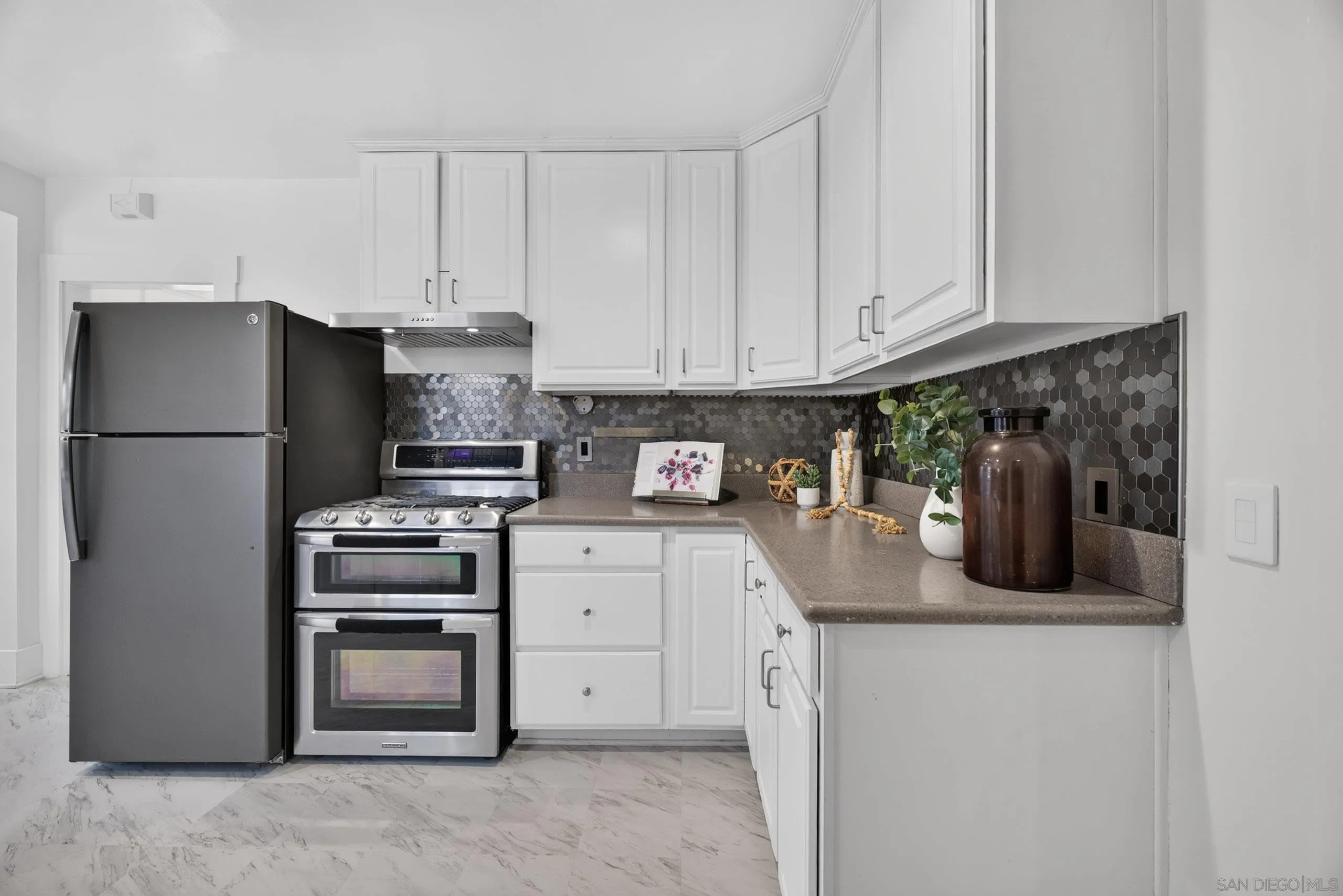 https://cdn.realtyfeed.com/cdn/127/260020506/6a531cf30b8a2b0cf5cd0ea99b68518e.webp
