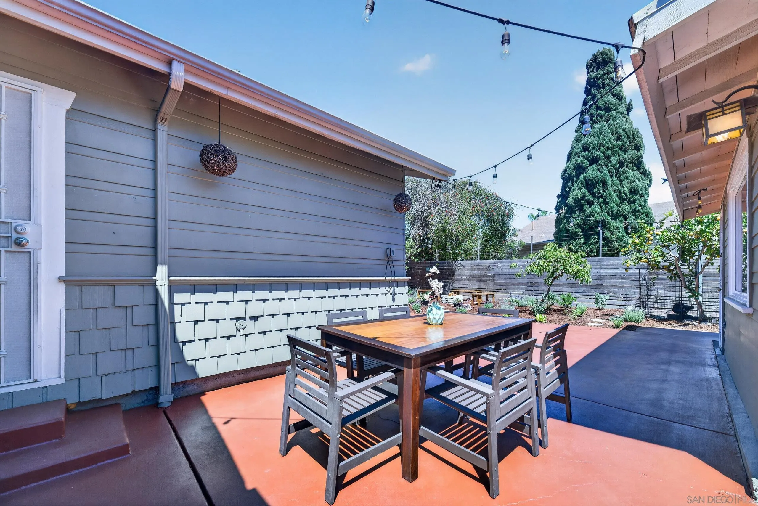 https://cdn.realtyfeed.com/cdn/127/260020506/c7bde98ddf9f07c616d40e4a7971bd31.webp
