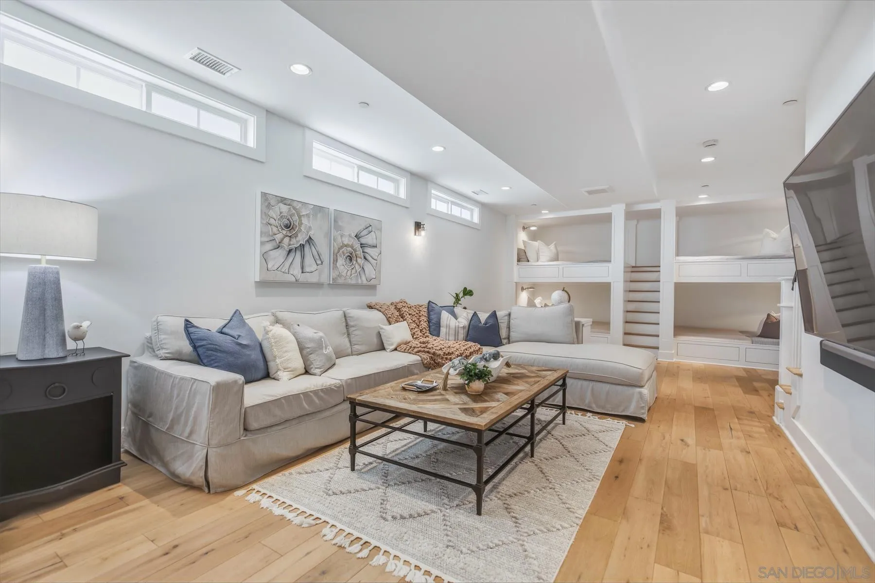 https://cdn.realtyfeed.com/cdn/127/260020508/cb328222a5fa9c0560e59c30e98f7113.webp