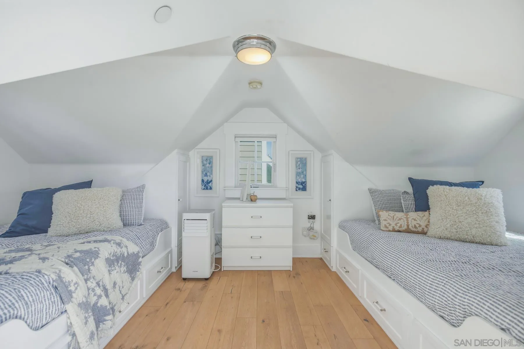 https://cdn.realtyfeed.com/cdn/127/260020508/dd9271af1a6ea9d59ac5e700ebb1121f.webp