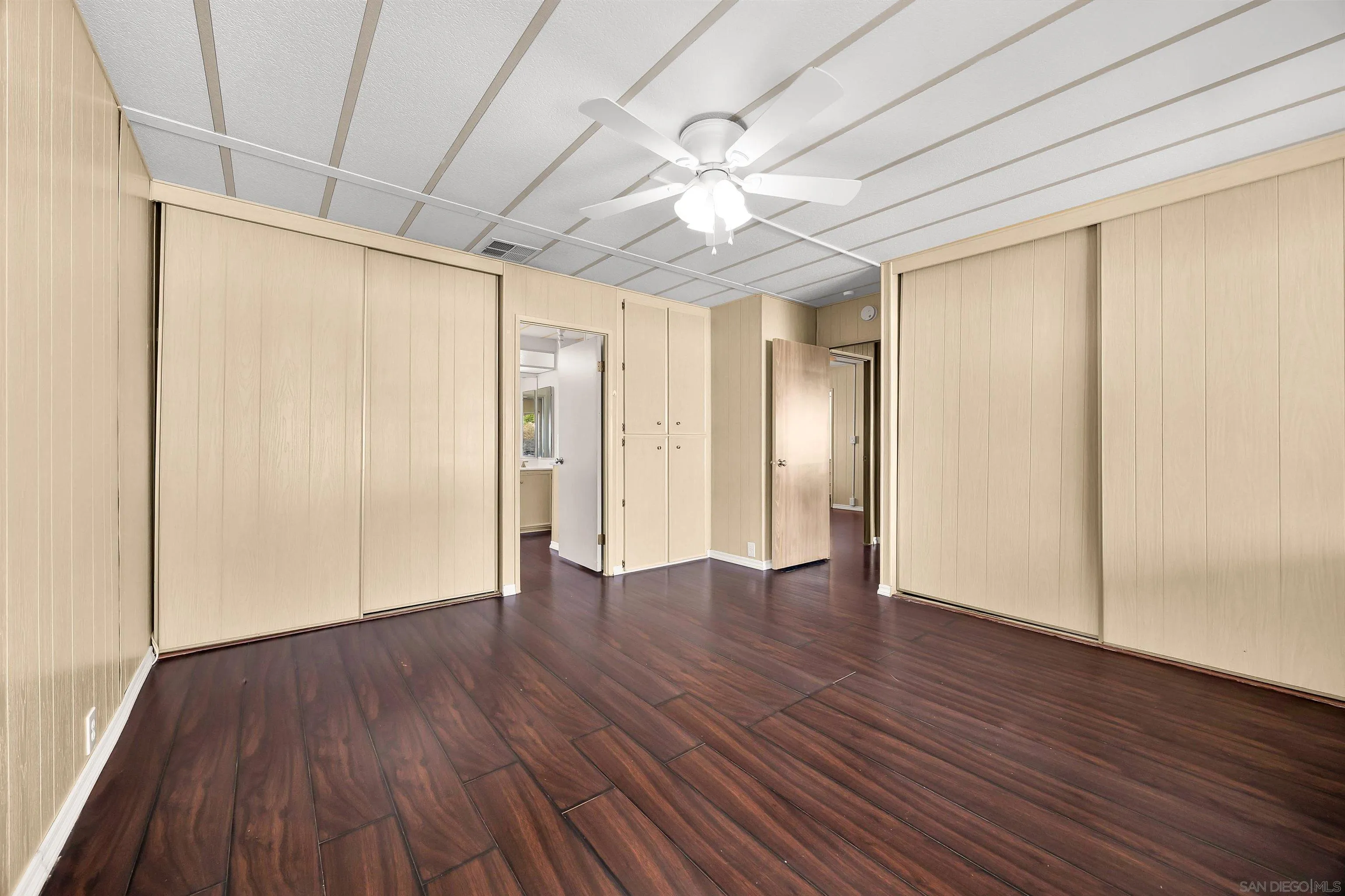 https://cdn.realtyfeed.com/cdn/127/260020509/7f64cb67979070b7a6fa8eeeec3eb3a8.webp