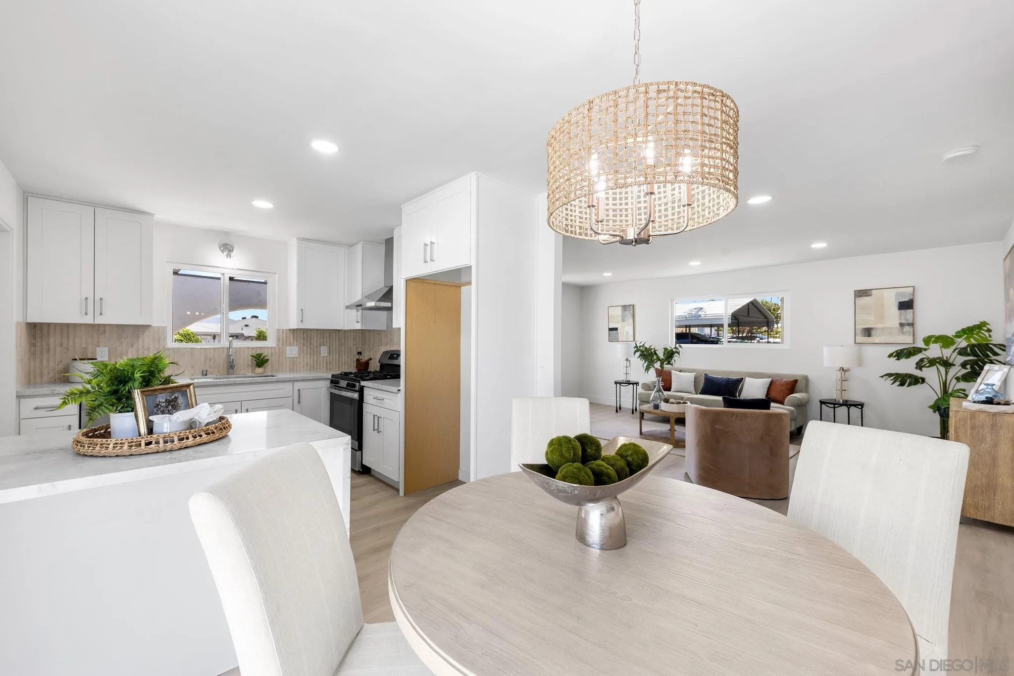 https://cdn.realtyfeed.com/cdn/127/260020510/40696610149a0c5966f781e16ce4ac11.webp