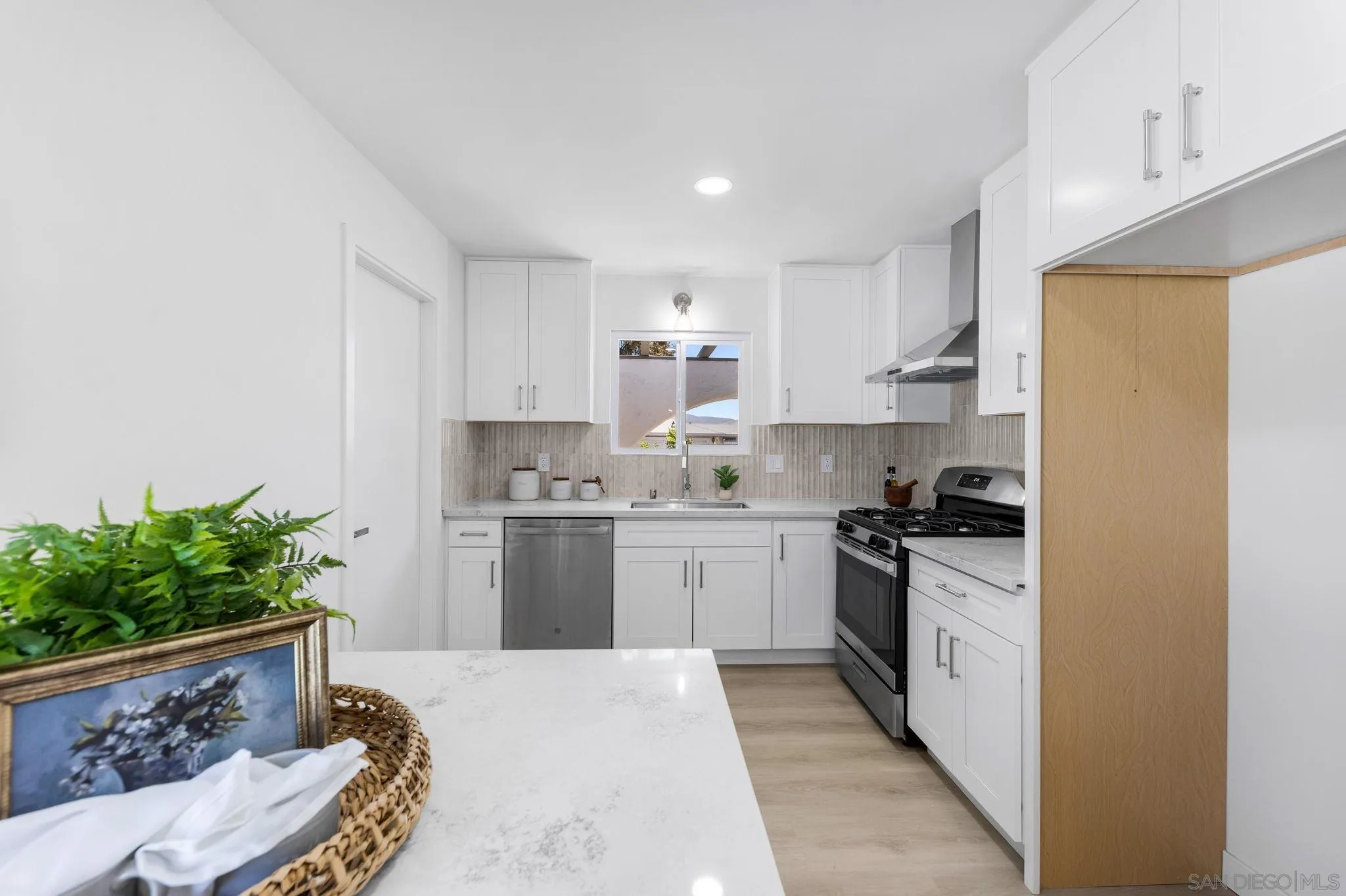 https://cdn.realtyfeed.com/cdn/127/260020510/4f852658dbadd11a79883bba2504e6e6.webp