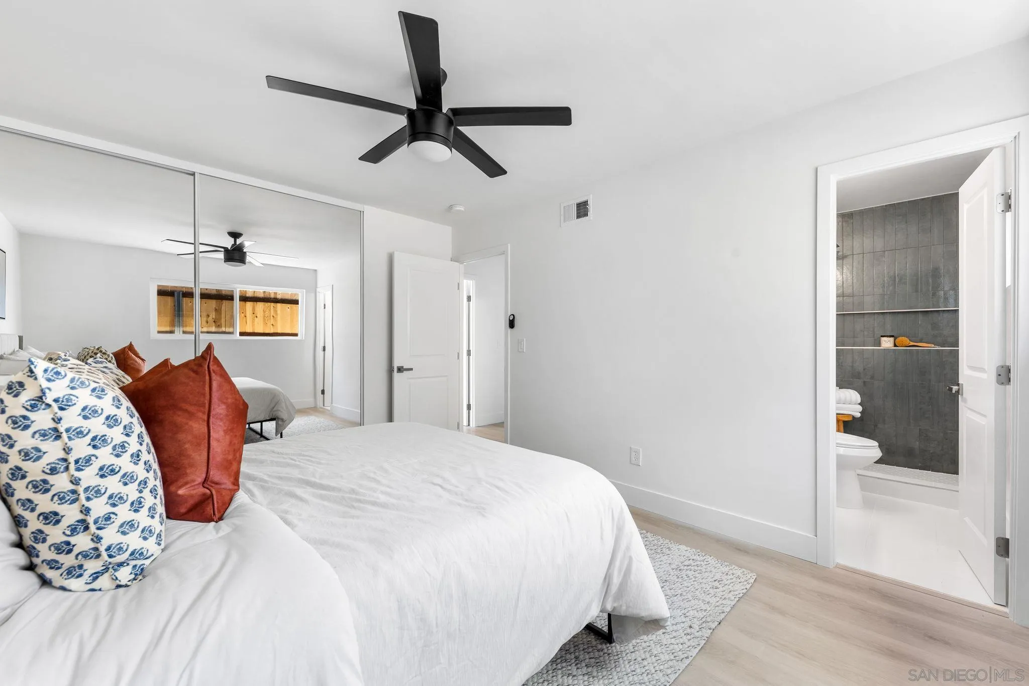 https://cdn.realtyfeed.com/cdn/127/260020510/ee26fd76c413fc488b7c4a51e62881cf.webp