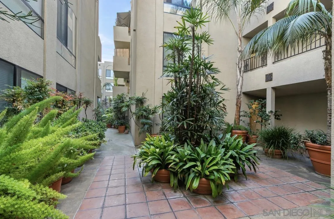 https://cdn.realtyfeed.com/cdn/127/260020511/cfb22a519d198058b58a9932d925fb96.webp
