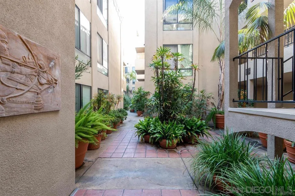 https://cdn.realtyfeed.com/cdn/127/260020511/f4a43062286ea3052f60c1121d507019.webp
