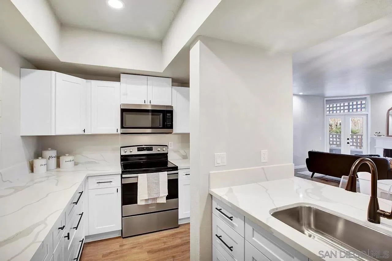 Photo #10: 260020515 Listing: Photo #10