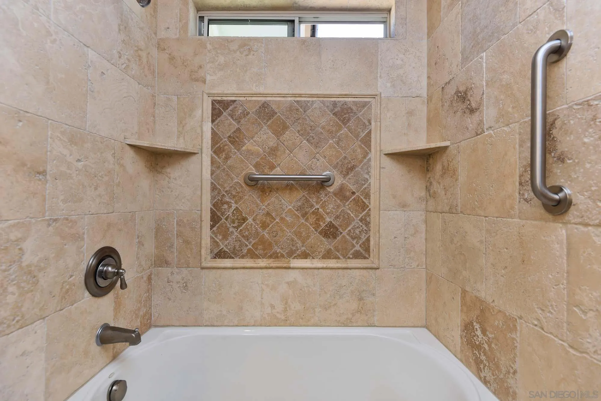https://cdn.realtyfeed.com/cdn/127/260020520/58e4d496292f8d1403b6189cf1ccfb76.webp