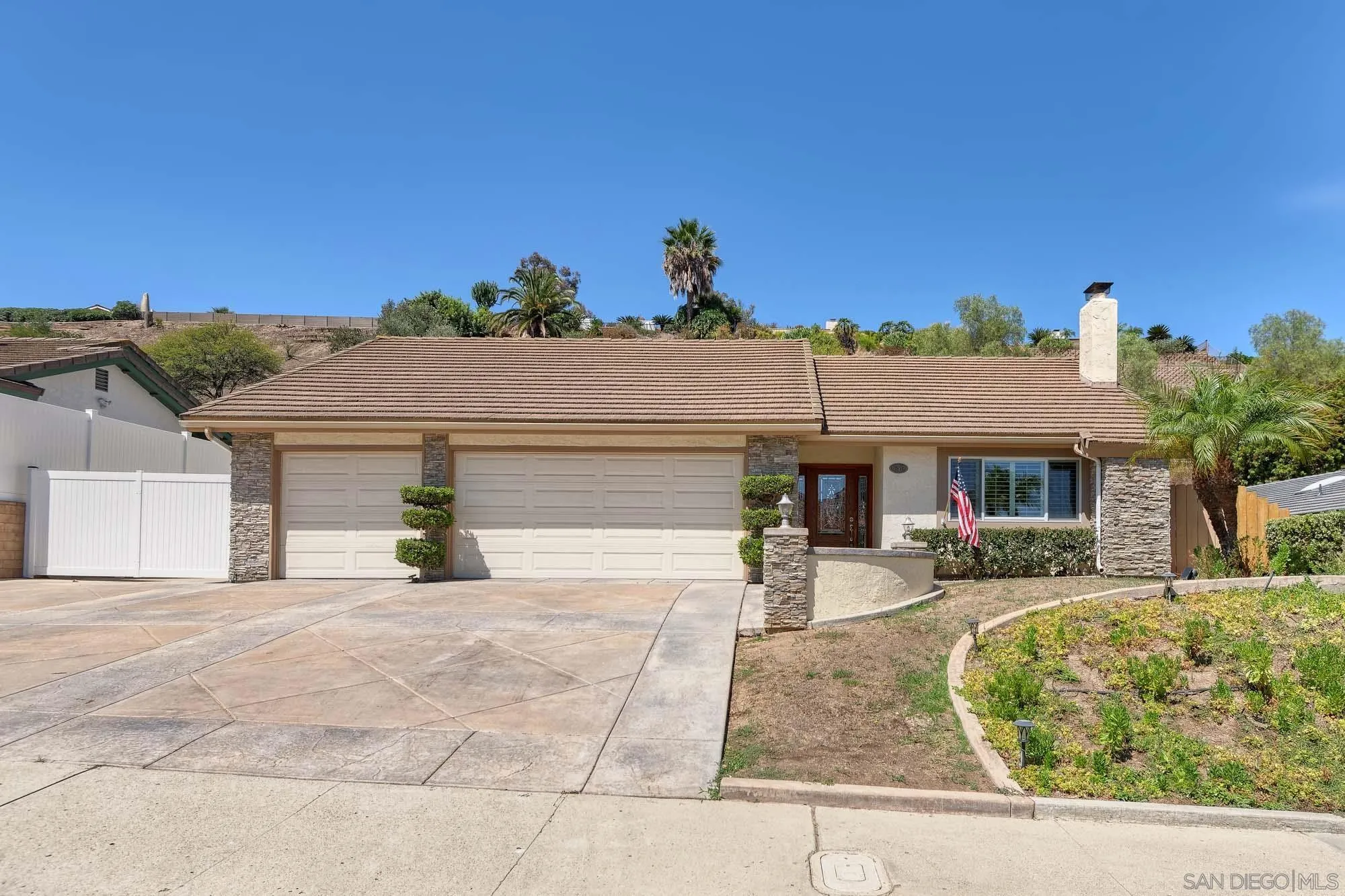 656 Dewane Dr, El Cajon, CA 92020 - Main photo, El Cajon, CA