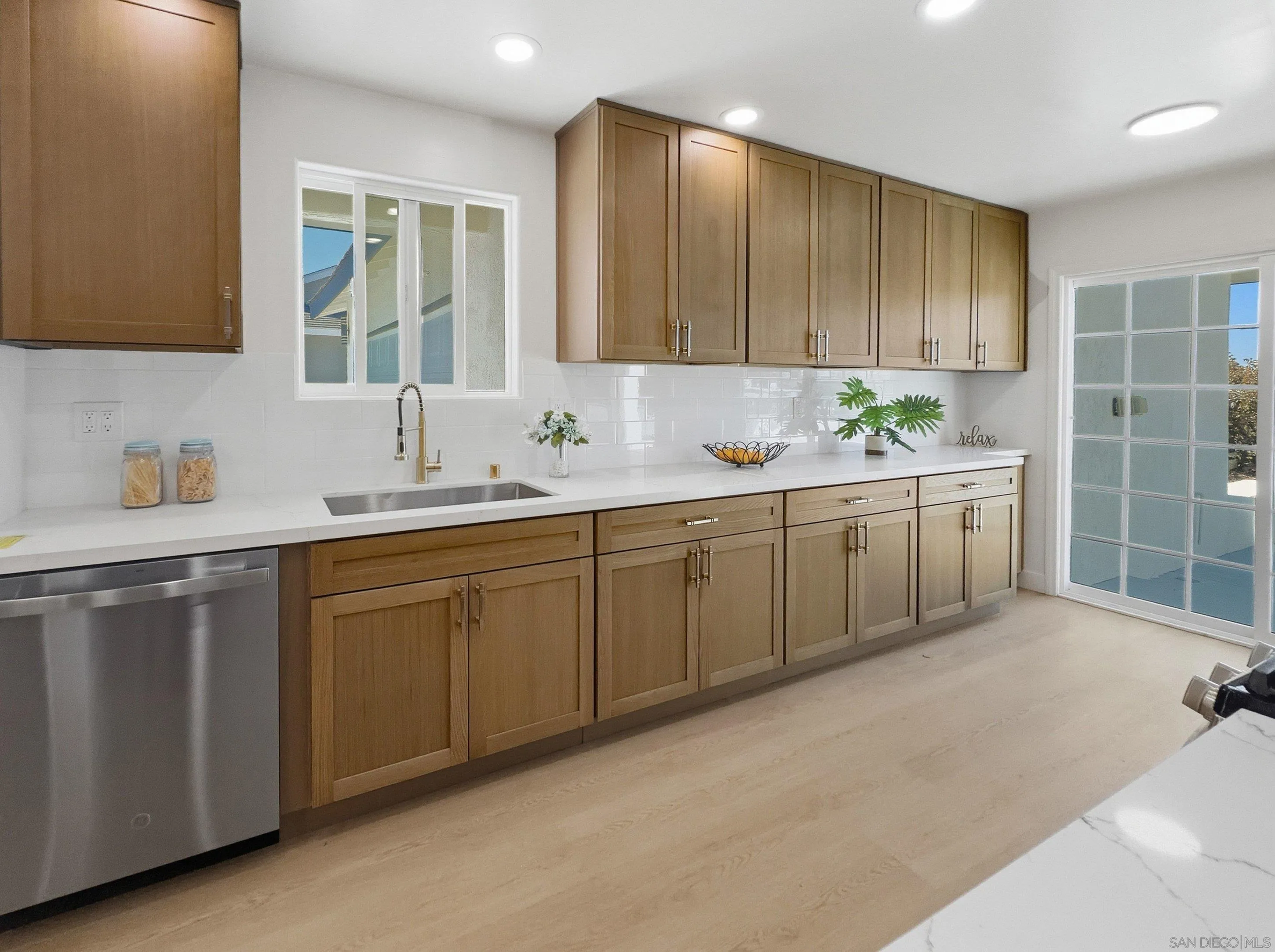 https://cdn.realtyfeed.com/cdn/127/260020525/2a9191cc862a64917732701abc415b08.webp