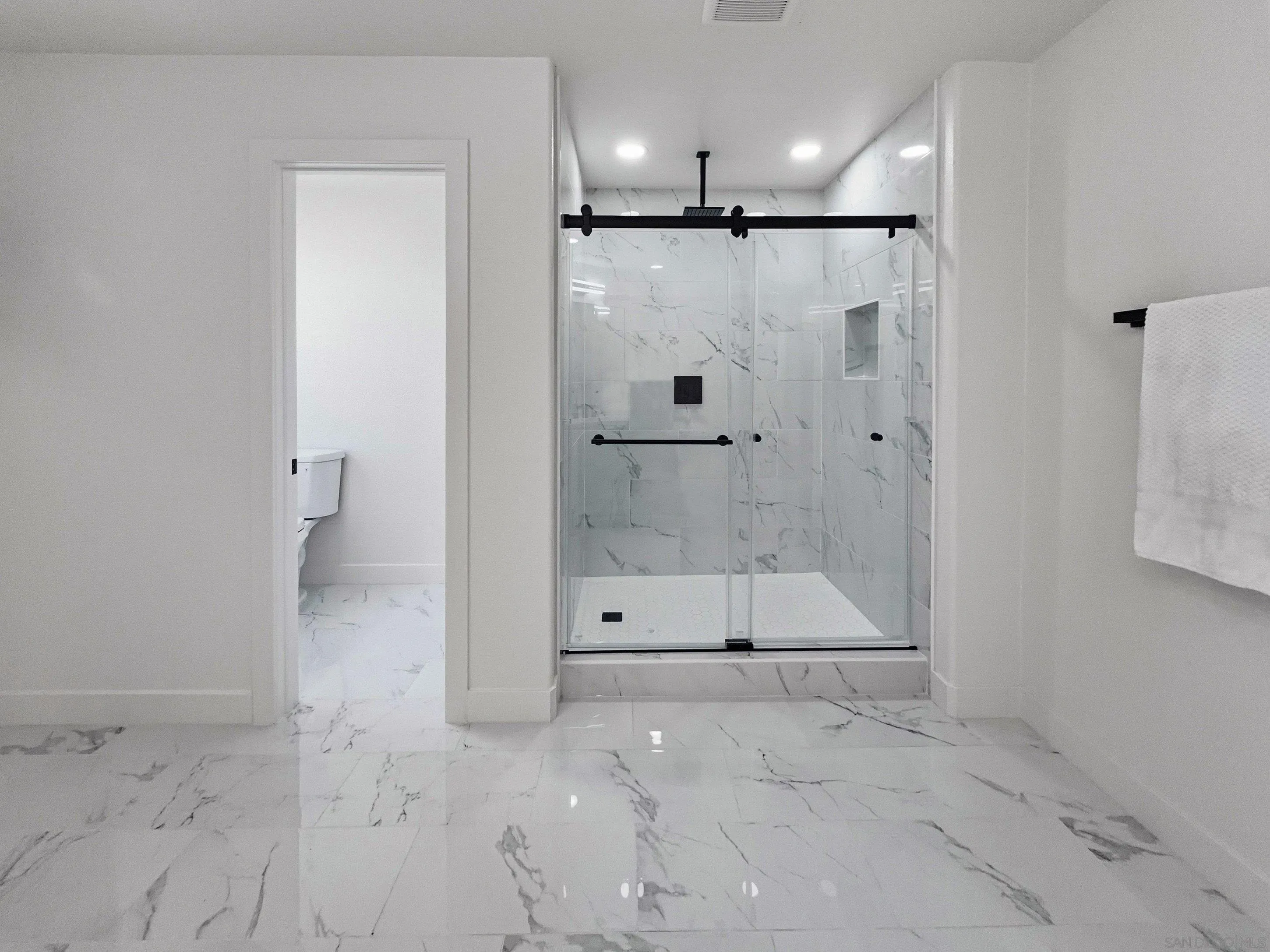 https://cdn.realtyfeed.com/cdn/127/260020525/5f67c204e8bdac345759c3e4de7e51a3.webp