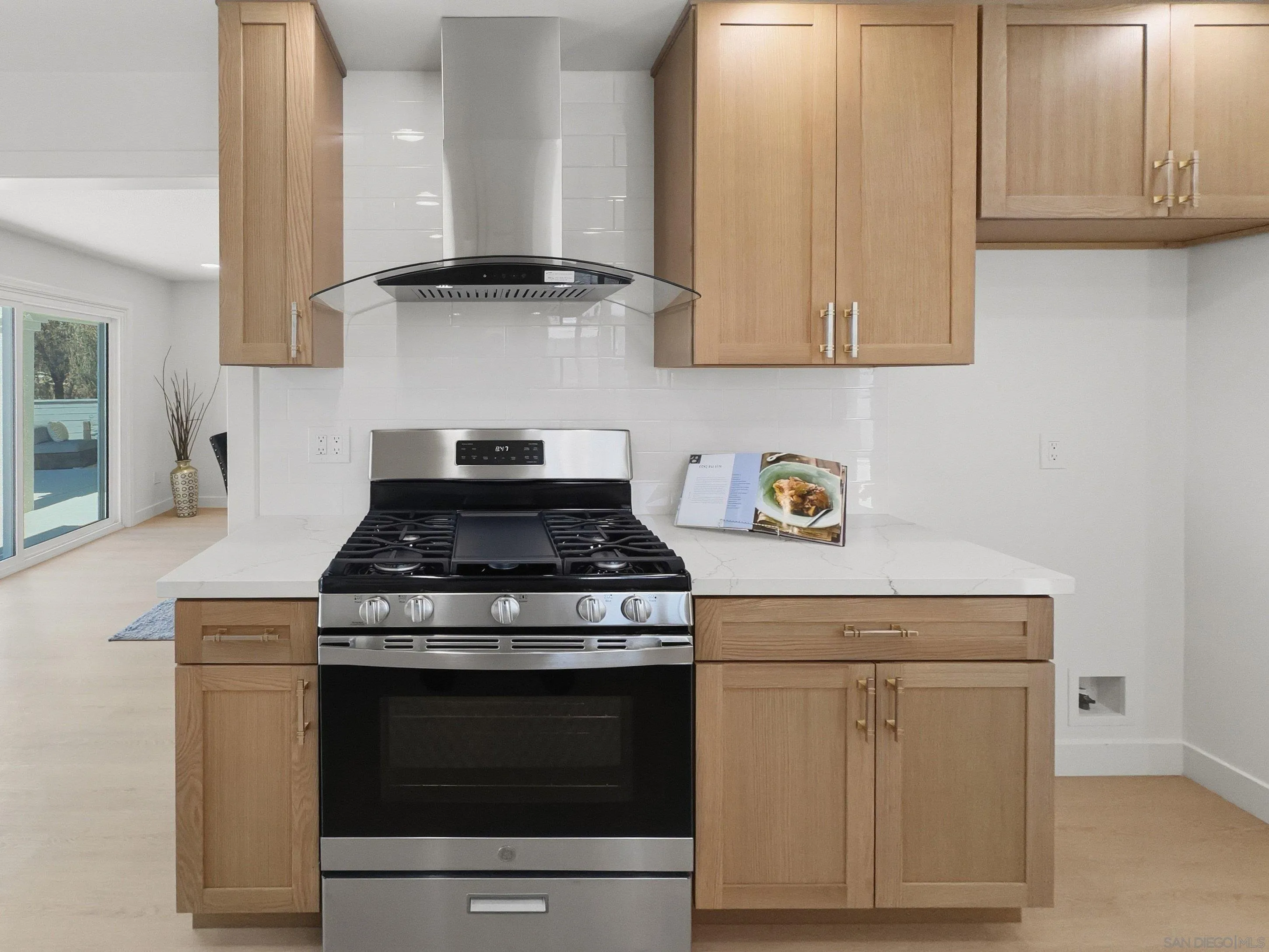 https://cdn.realtyfeed.com/cdn/127/260020525/e44715b3aaa290660722fca7c835351e.webp