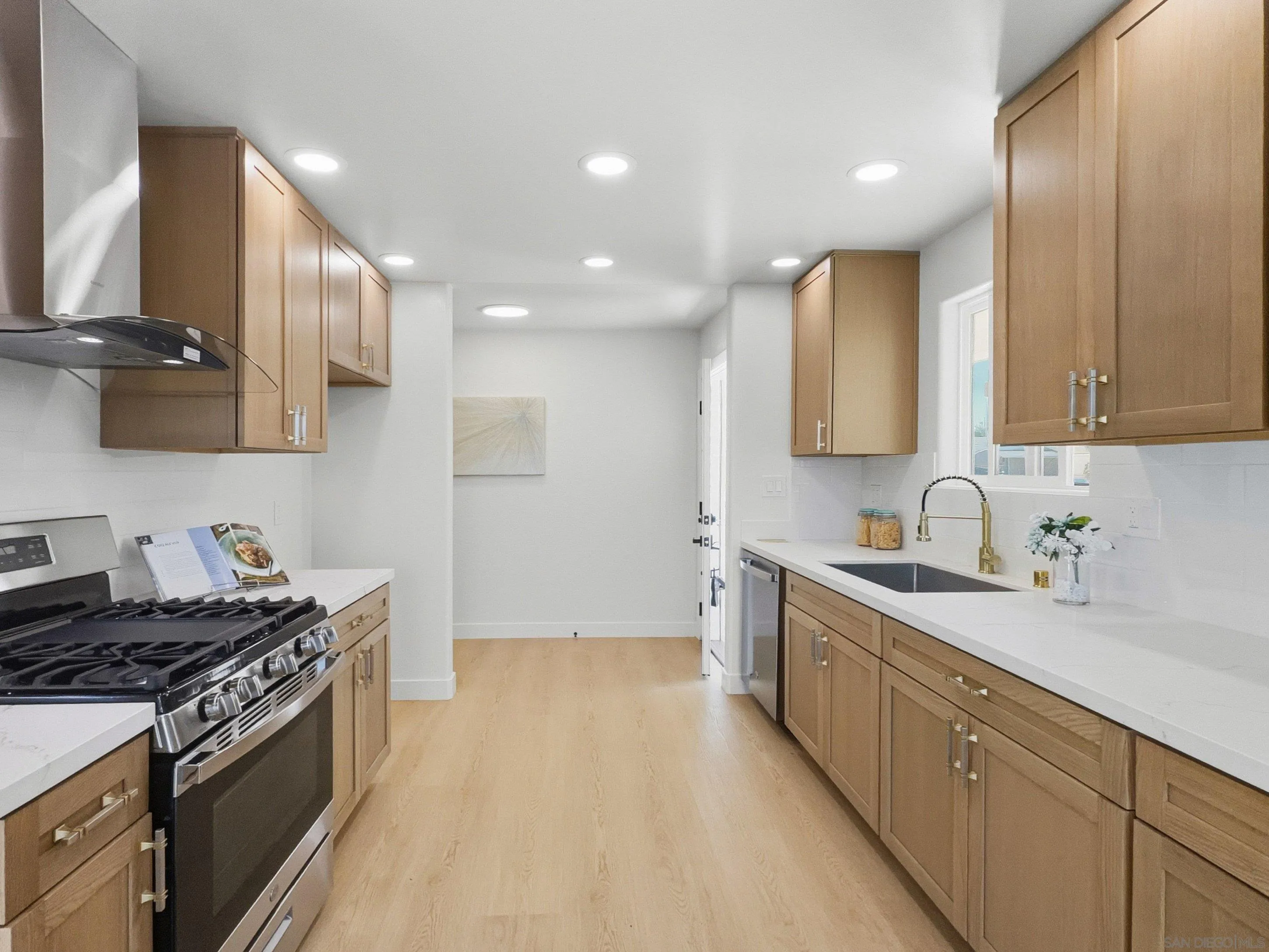 https://cdn.realtyfeed.com/cdn/127/260020525/eb202144fa41141882da71044d34cba7.webp