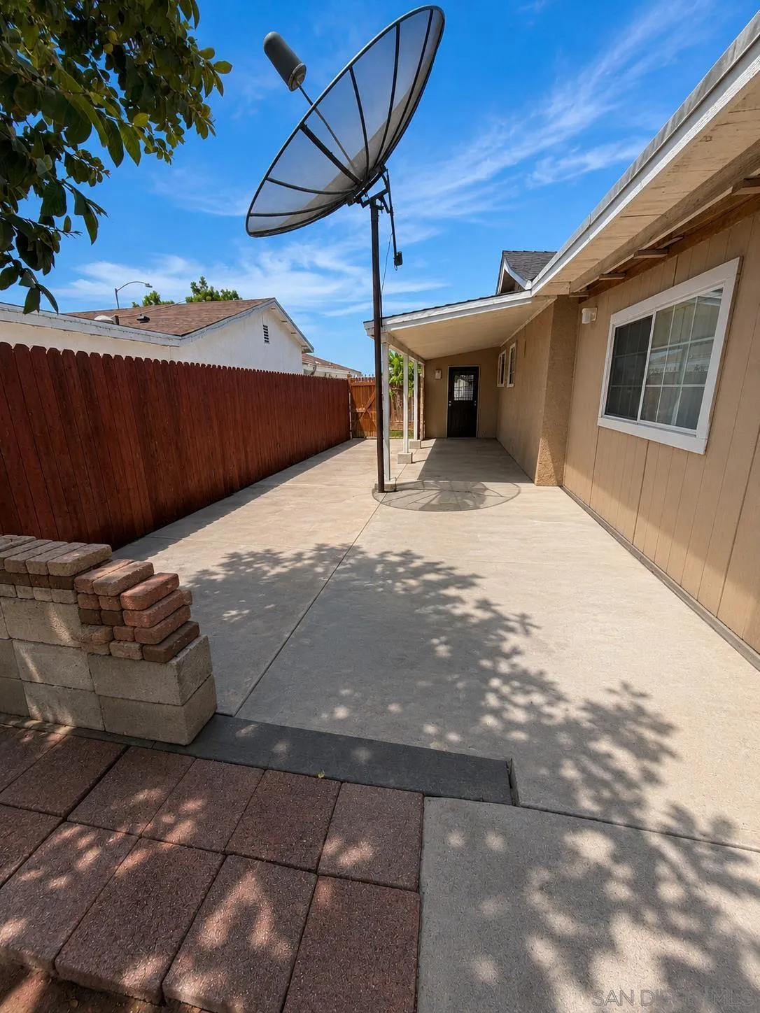 https://cdn.realtyfeed.com/cdn/127/260020526/8f9656d7d8b96278138651a1d938f23e.webp