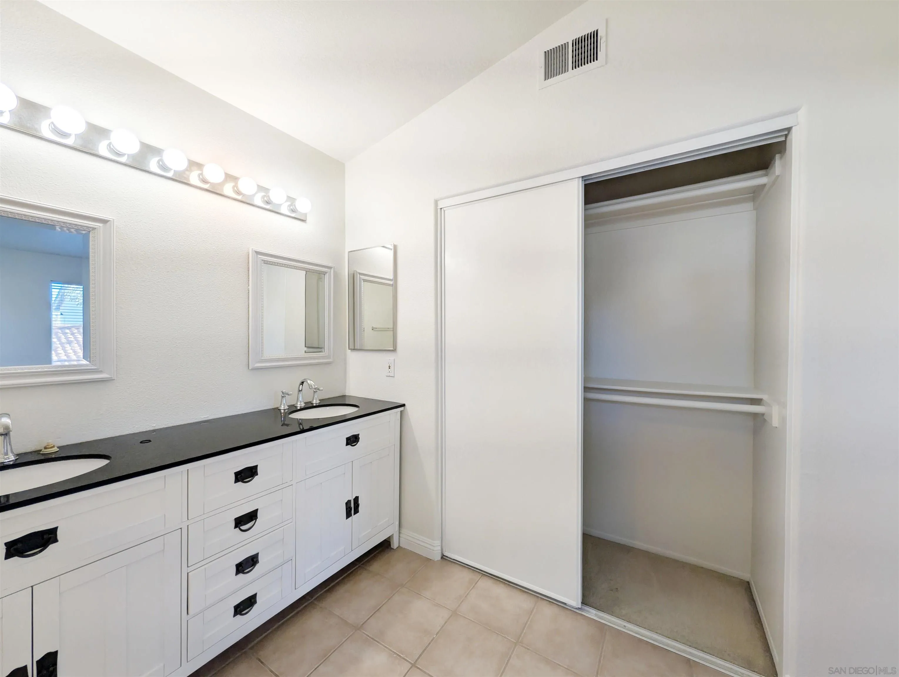 https://cdn.realtyfeed.com/cdn/127/260020527/3413887840c88dacdabfd7ecdaae314a.webp