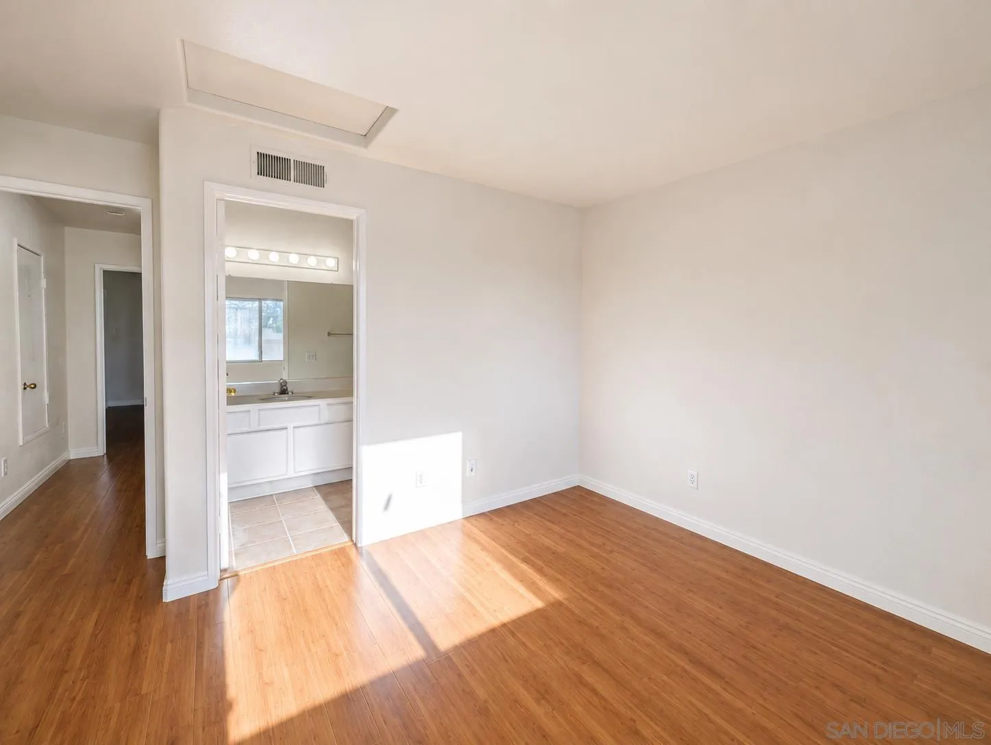 https://cdn.realtyfeed.com/cdn/127/260020527/3a29e8f70887063fa7fcbf6adf379588.webp