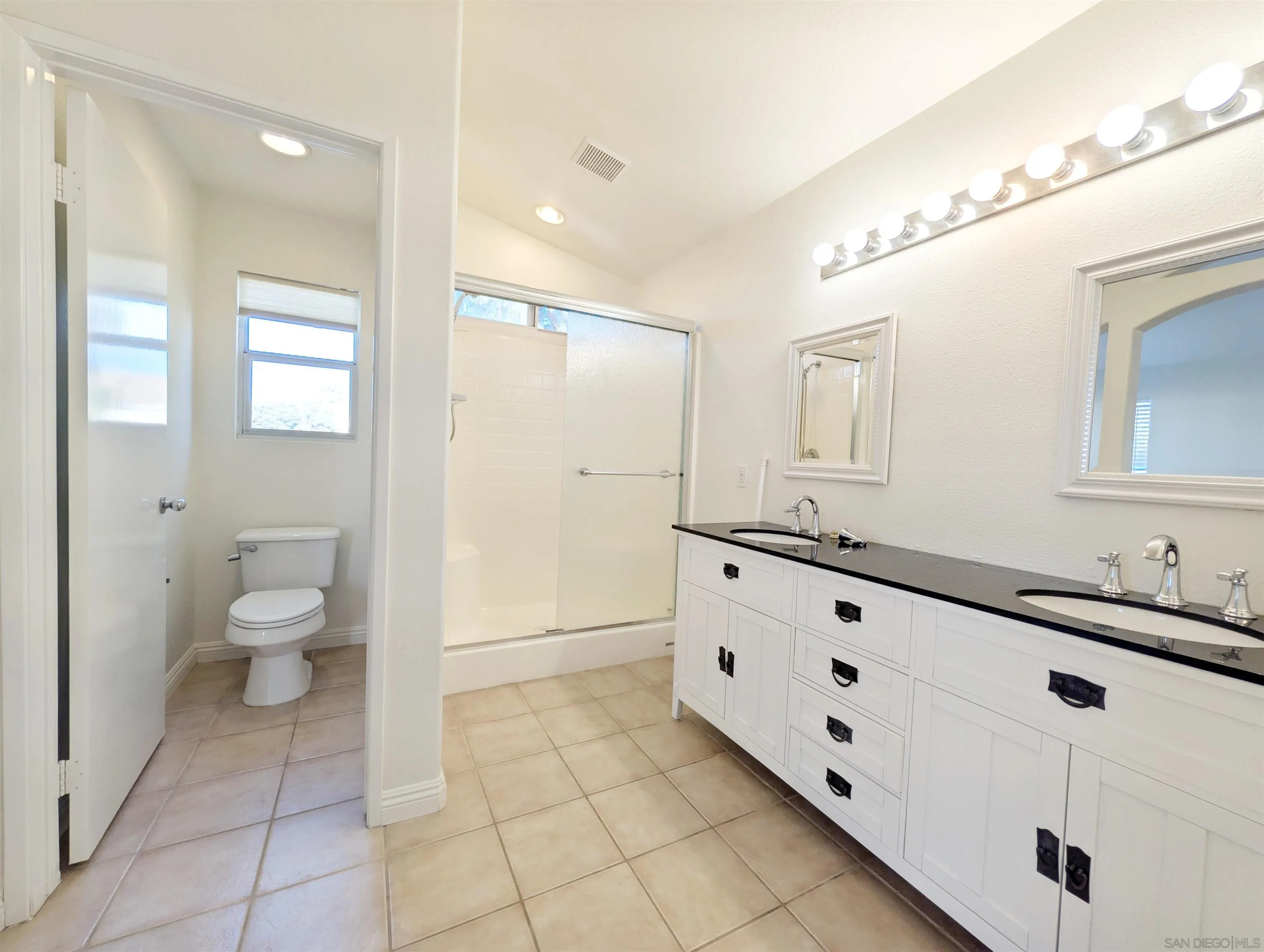 https://cdn.realtyfeed.com/cdn/127/260020527/5639f64c47d04a3afa5f333e336ac098.webp