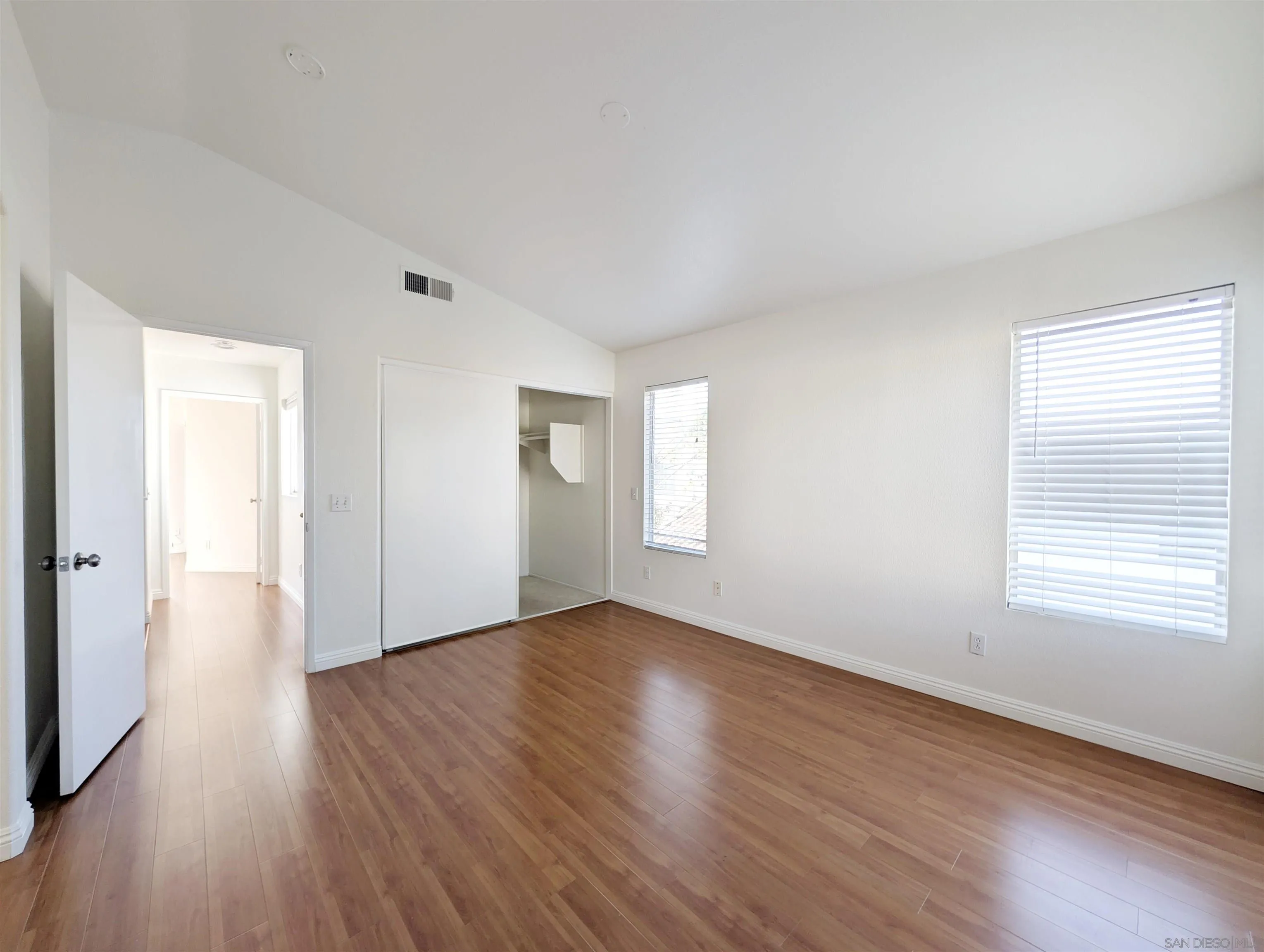 https://cdn.realtyfeed.com/cdn/127/260020527/6e5d1684415ddeb223225663a6f2c73e.webp