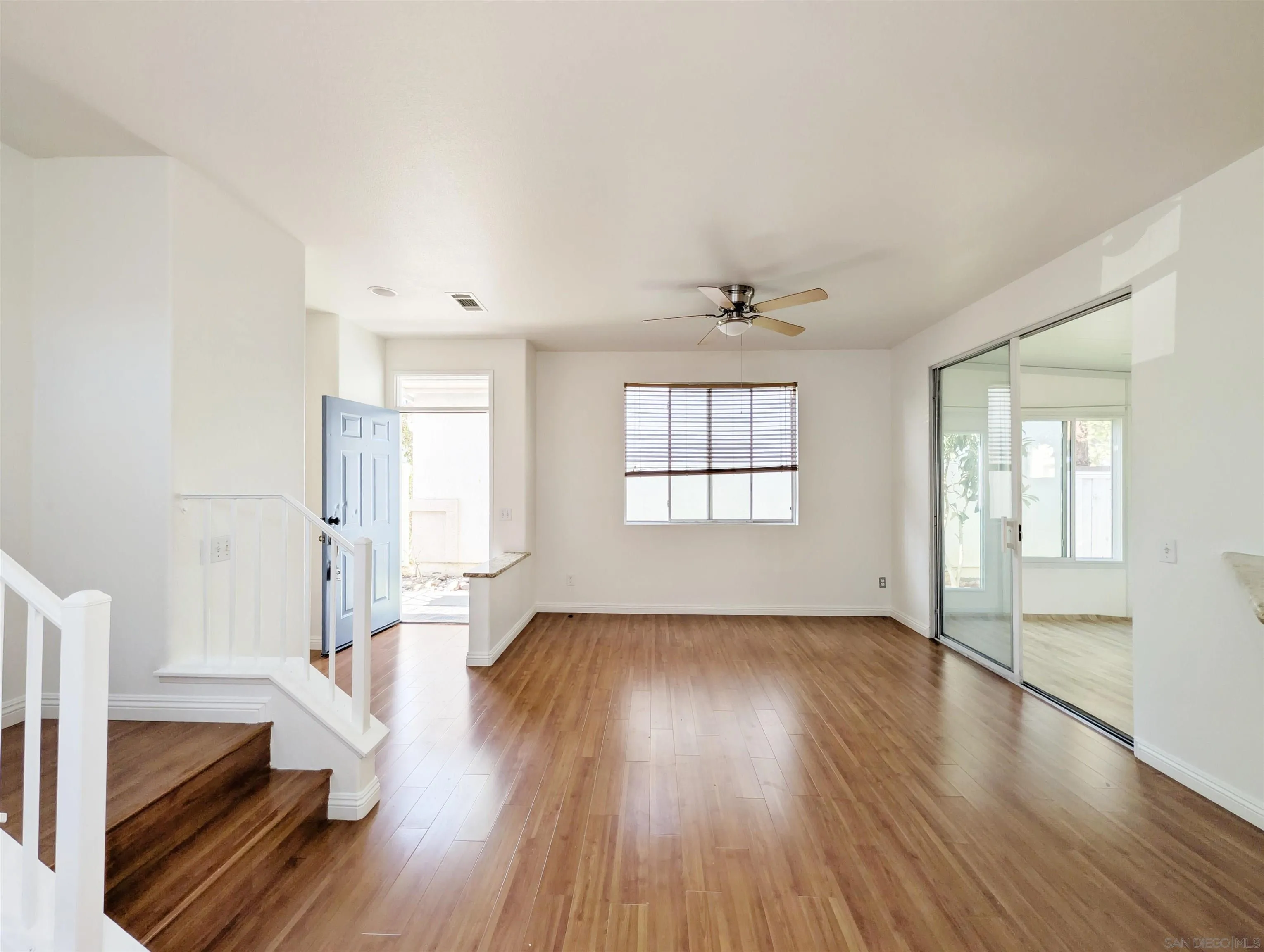 https://cdn.realtyfeed.com/cdn/127/260020527/a4113afedaf9cb252231a702053538fb.webp