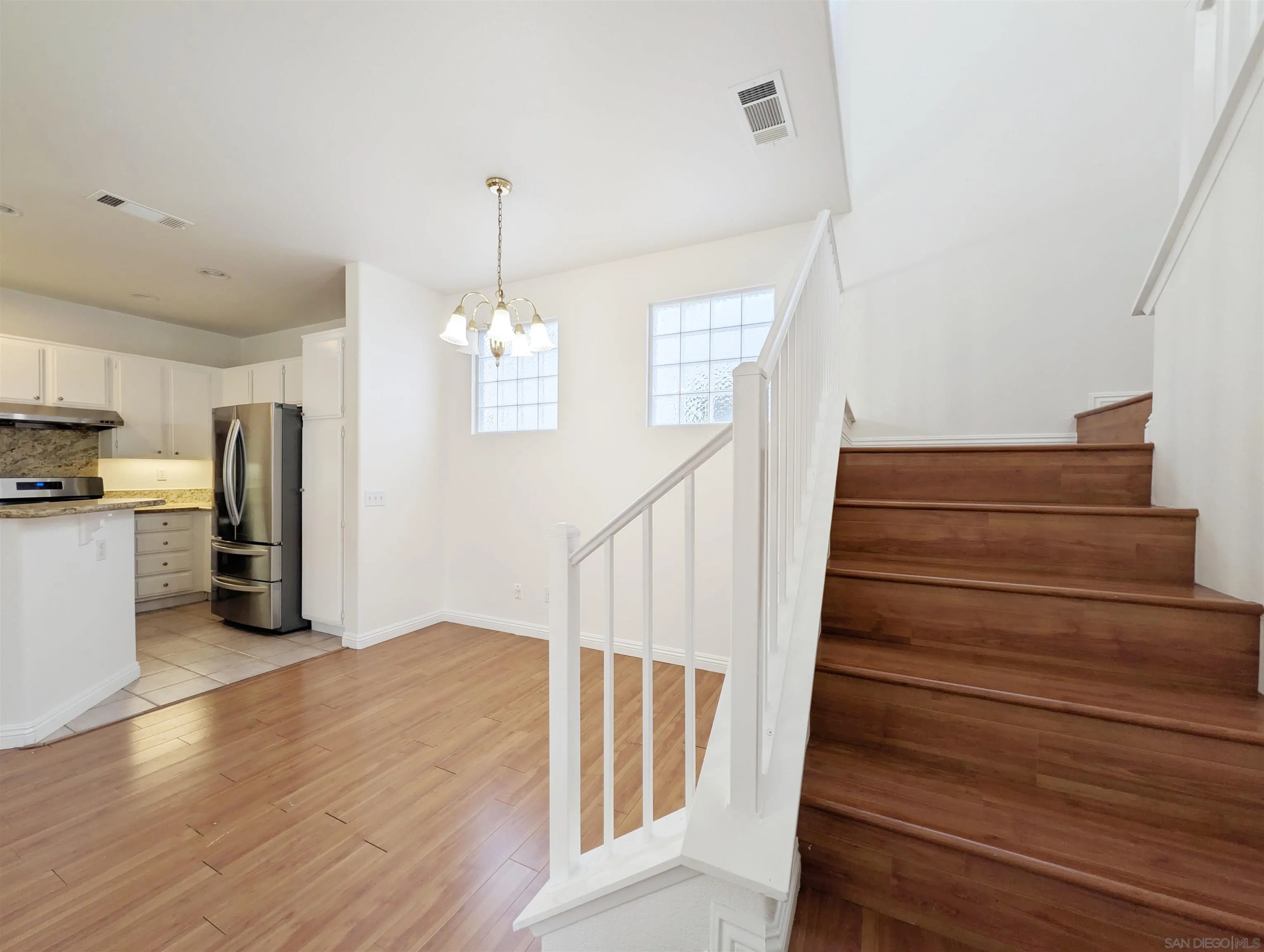 https://cdn.realtyfeed.com/cdn/127/260020527/c592154e2aa4a1d09b3a46667b3aa19d.webp