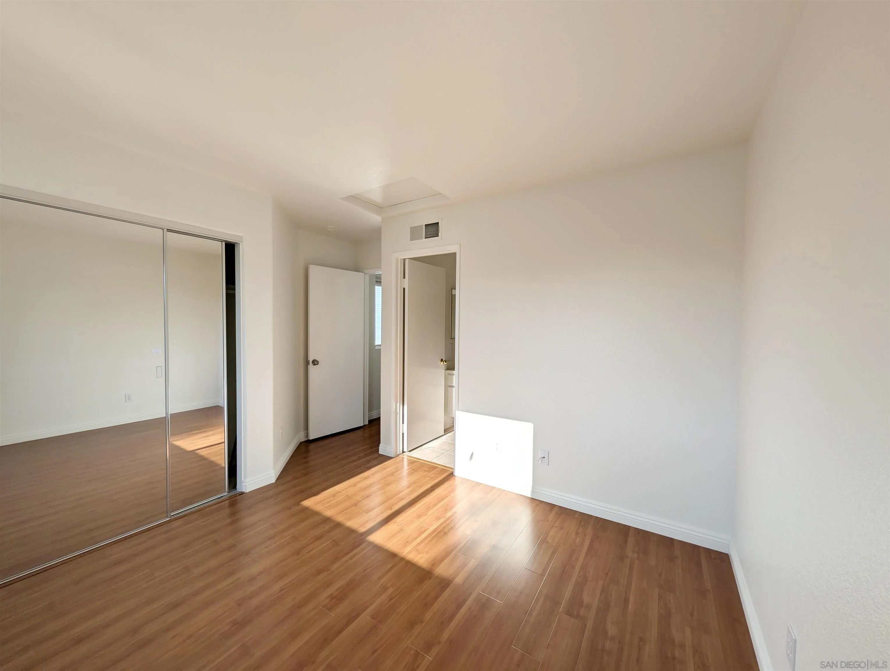 https://cdn.realtyfeed.com/cdn/127/260020527/cfd3eb4826459c04b14e29d5e2c65426.webp