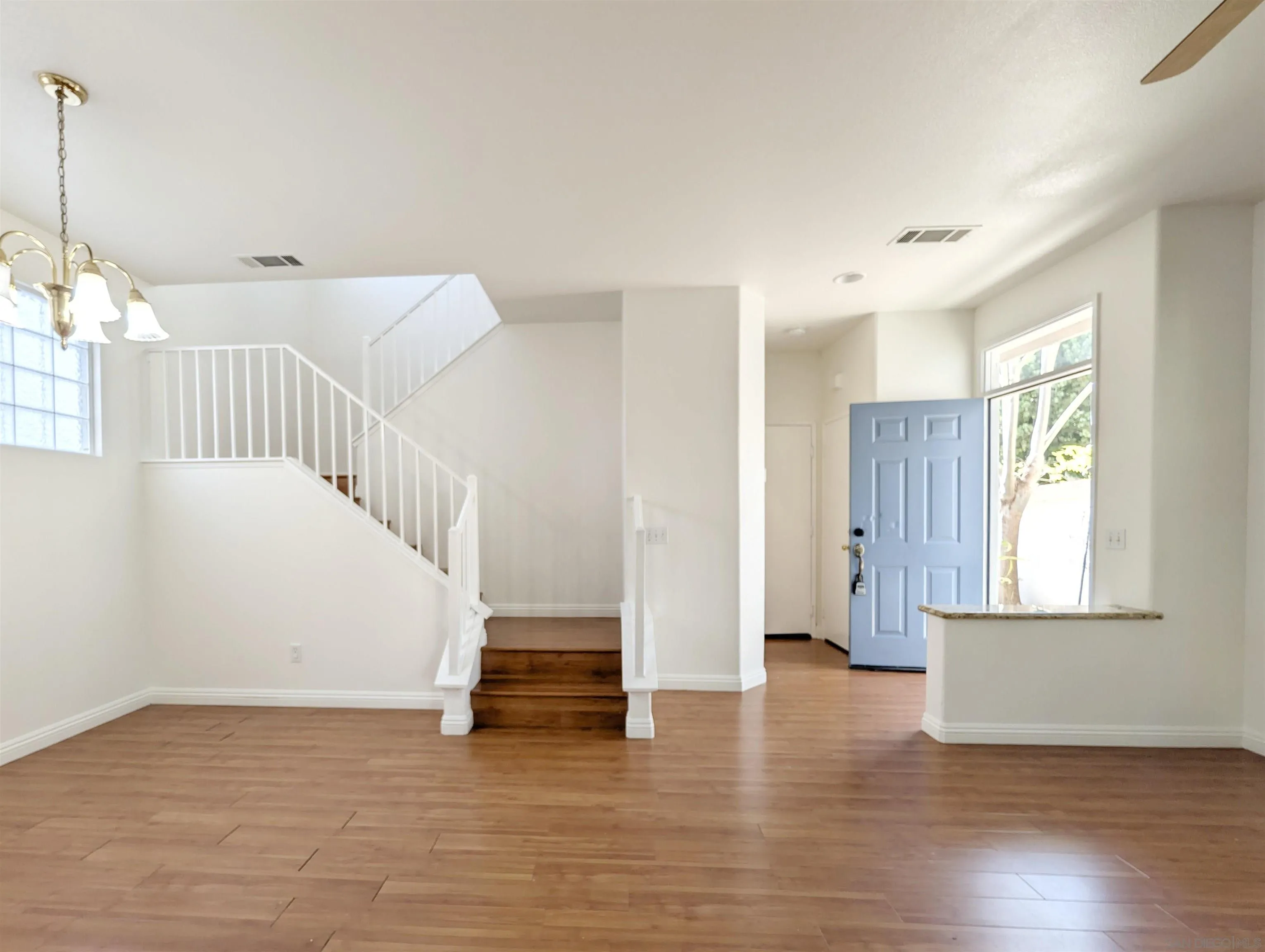 https://cdn.realtyfeed.com/cdn/127/260020527/dbe3c518bfc32f9ddc5bd31ba58a25ee.webp