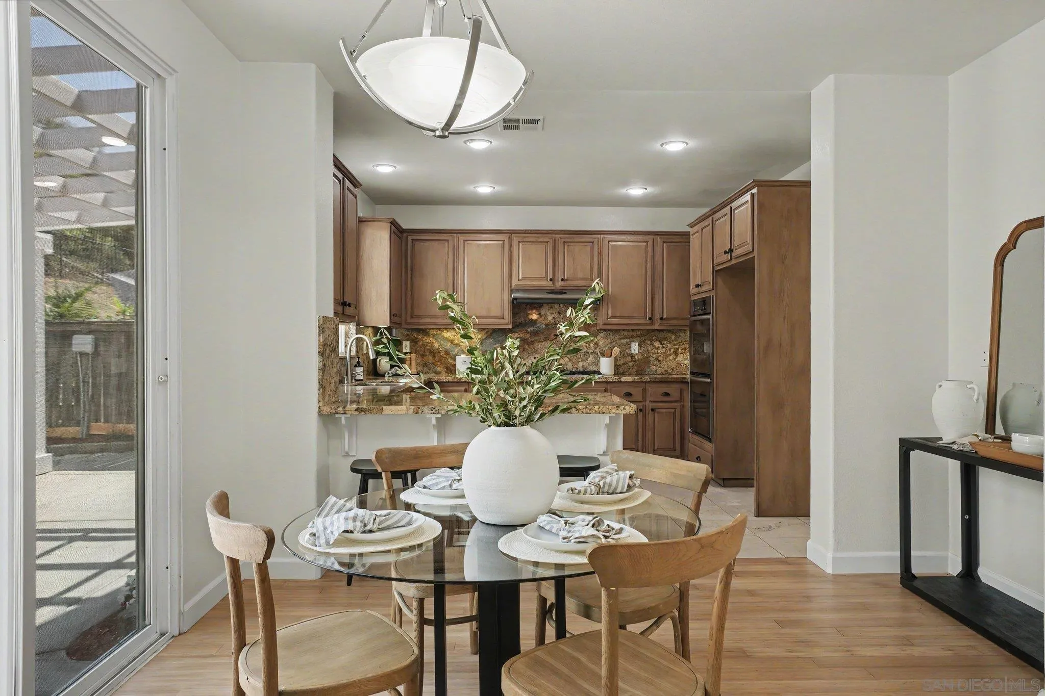 https://cdn.realtyfeed.com/cdn/127/260020528/2277a95570841d6d61d3699be2ce3af8.webp