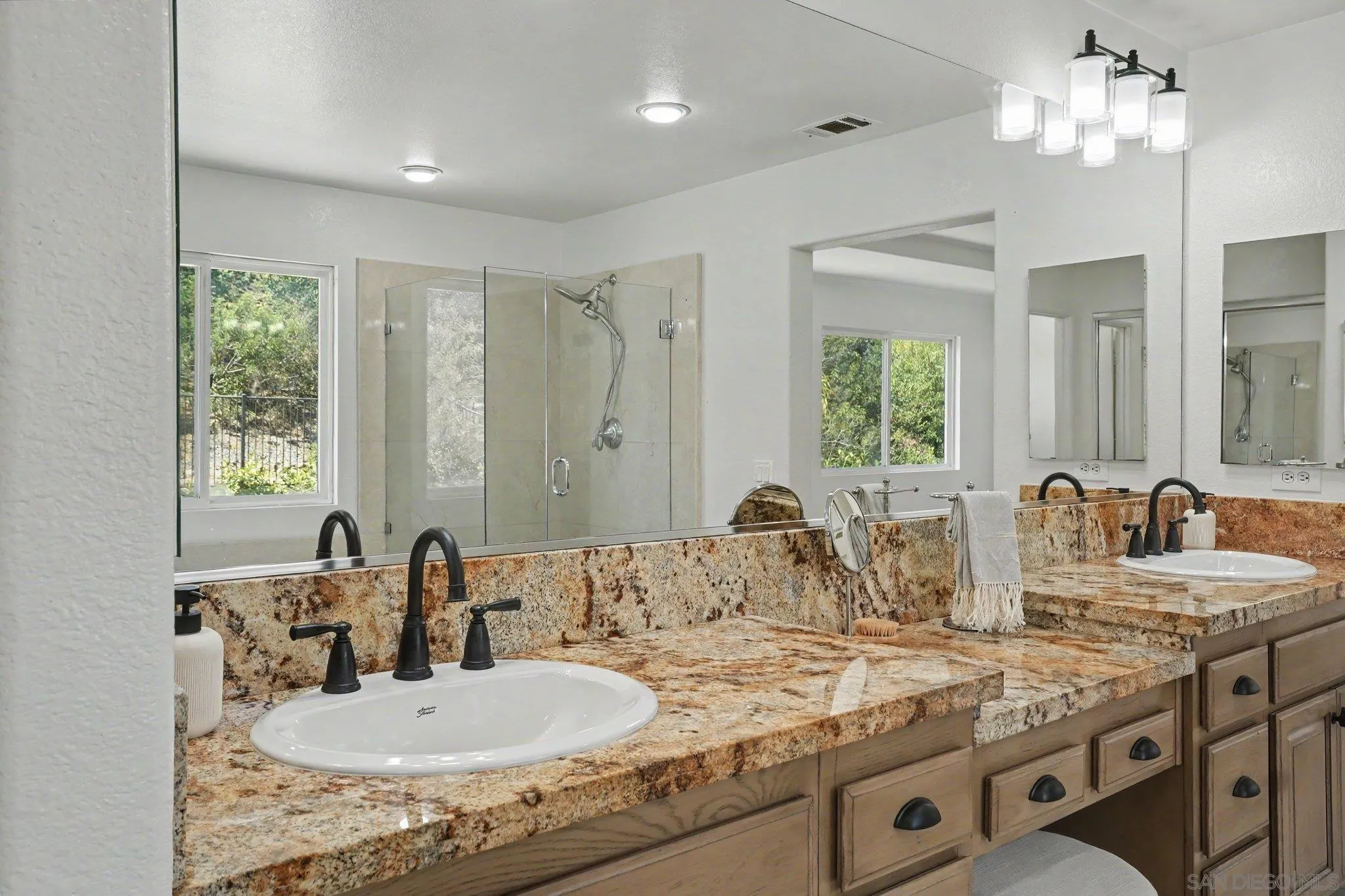 https://cdn.realtyfeed.com/cdn/127/260020528/47edbb986675a8cd26e90e0ac1b00496.webp