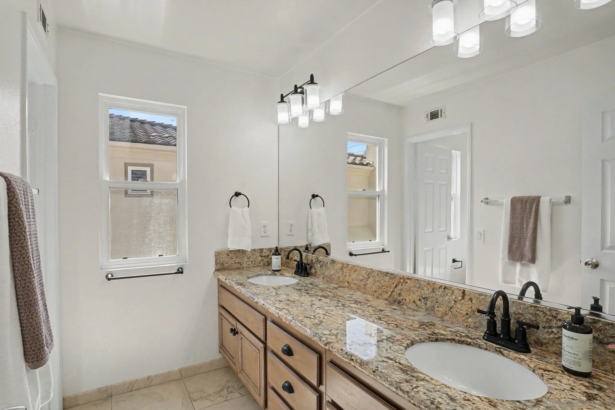 https://cdn.realtyfeed.com/cdn/127/260020528/4d55cd2c25c8e15a3621306c7c706243.webp