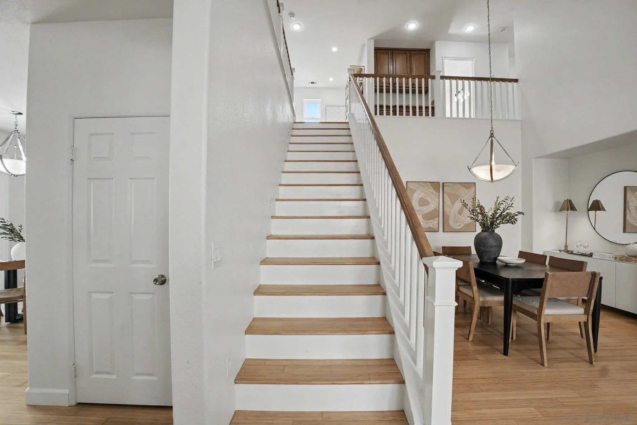 https://cdn.realtyfeed.com/cdn/127/260020528/5b40254c5d3e637915d06defcef9f713.webp